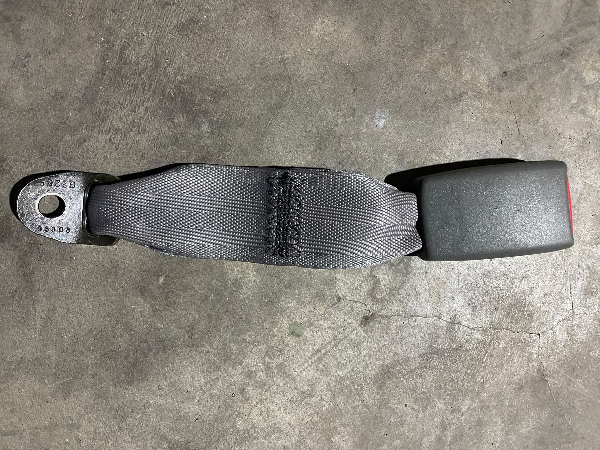 TRINQUETE CINTURON TRASERO Mitsubishi Galant 2006