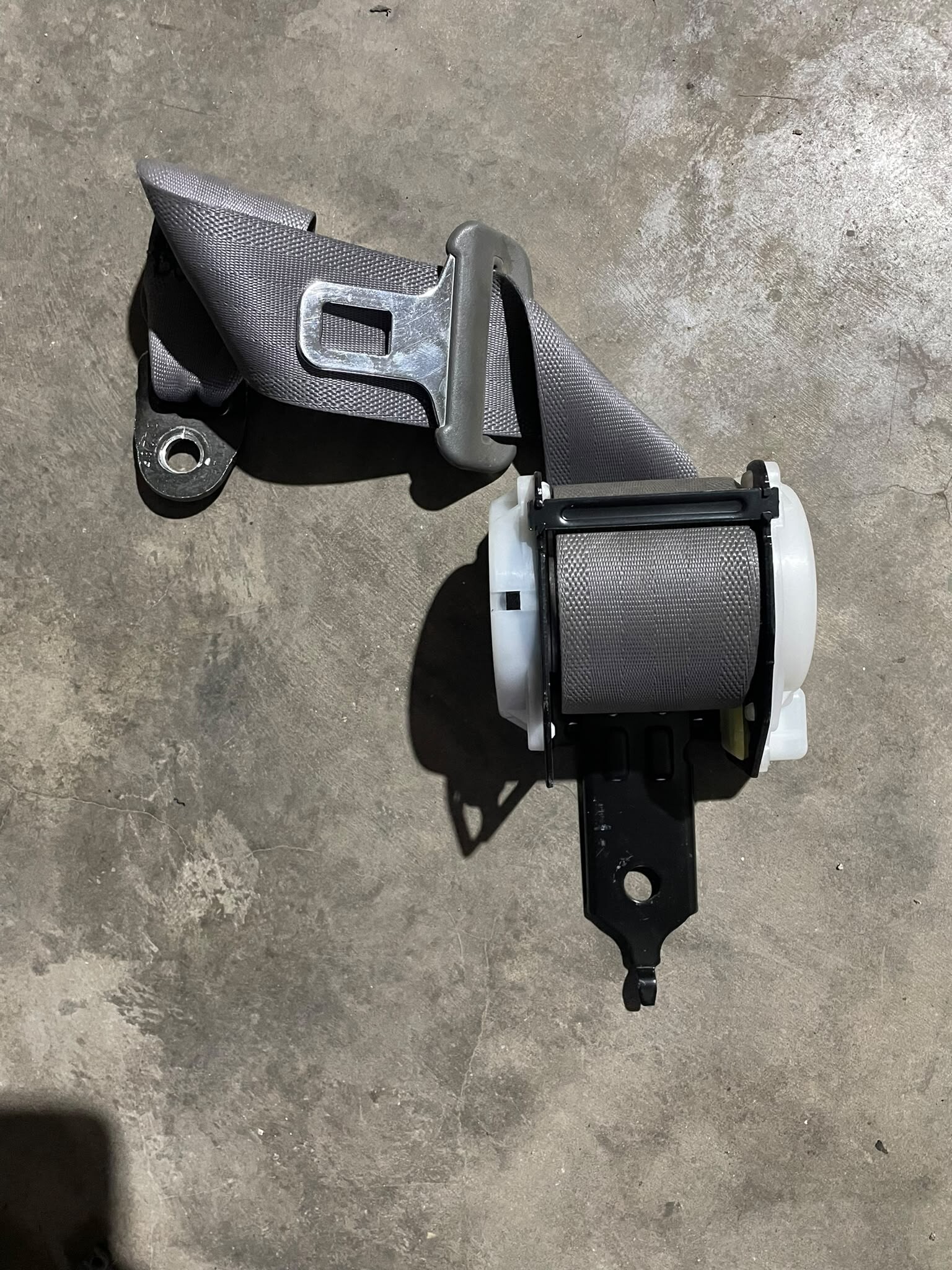 CINTURON TRASERO Mitsubishi Galant 2006