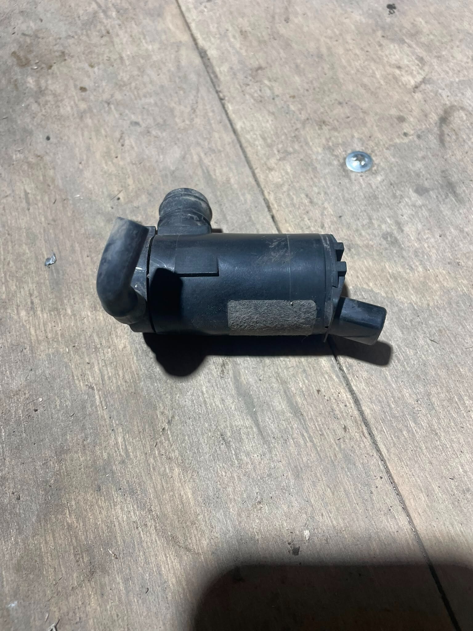 MOTOR DEPOSITO LIMPIAPARABRISA Hyundai Accent 1997