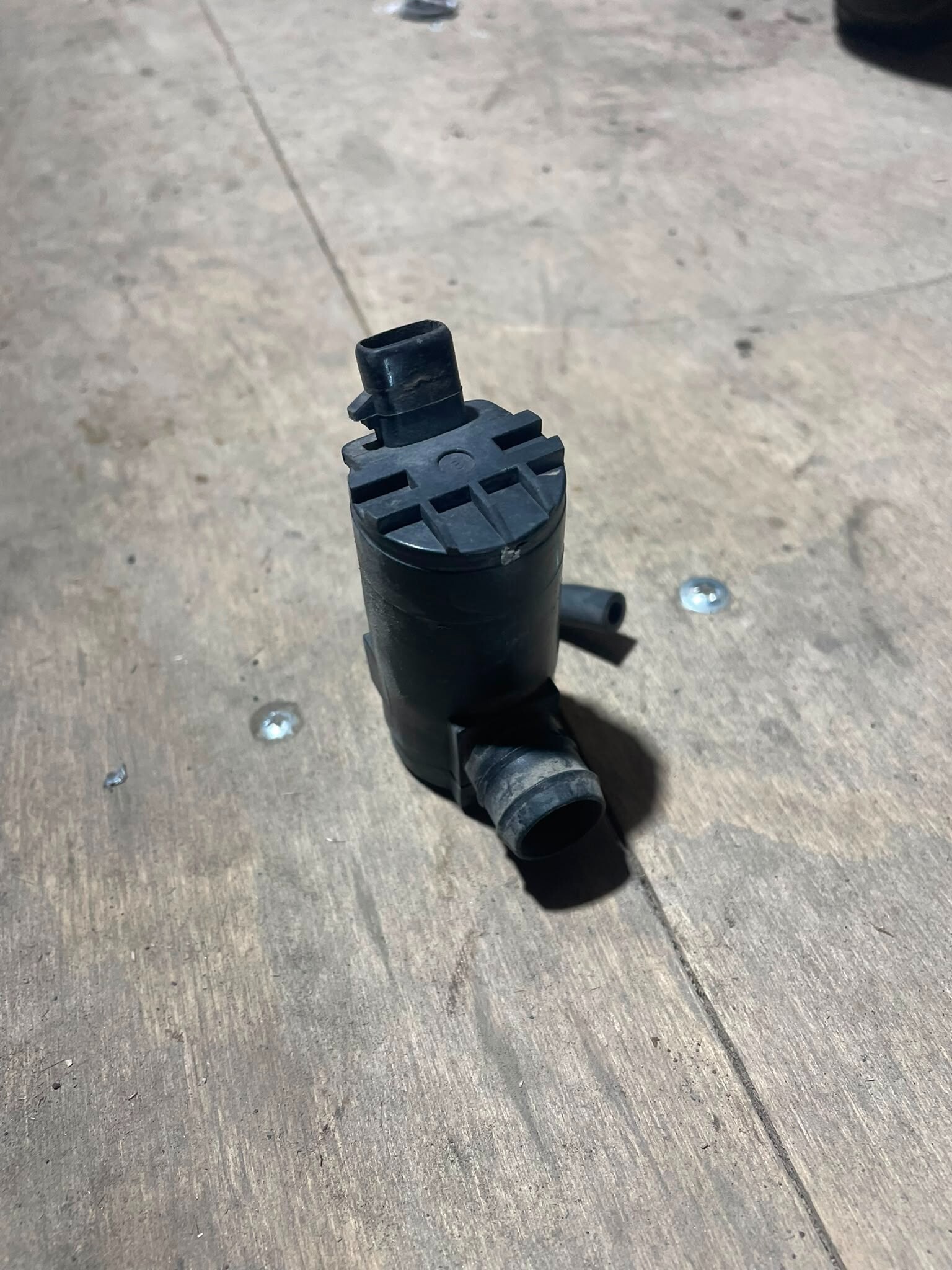 MOTOR DEPOSITO LIMPIAPARABRISA Hyundai Accent 1997