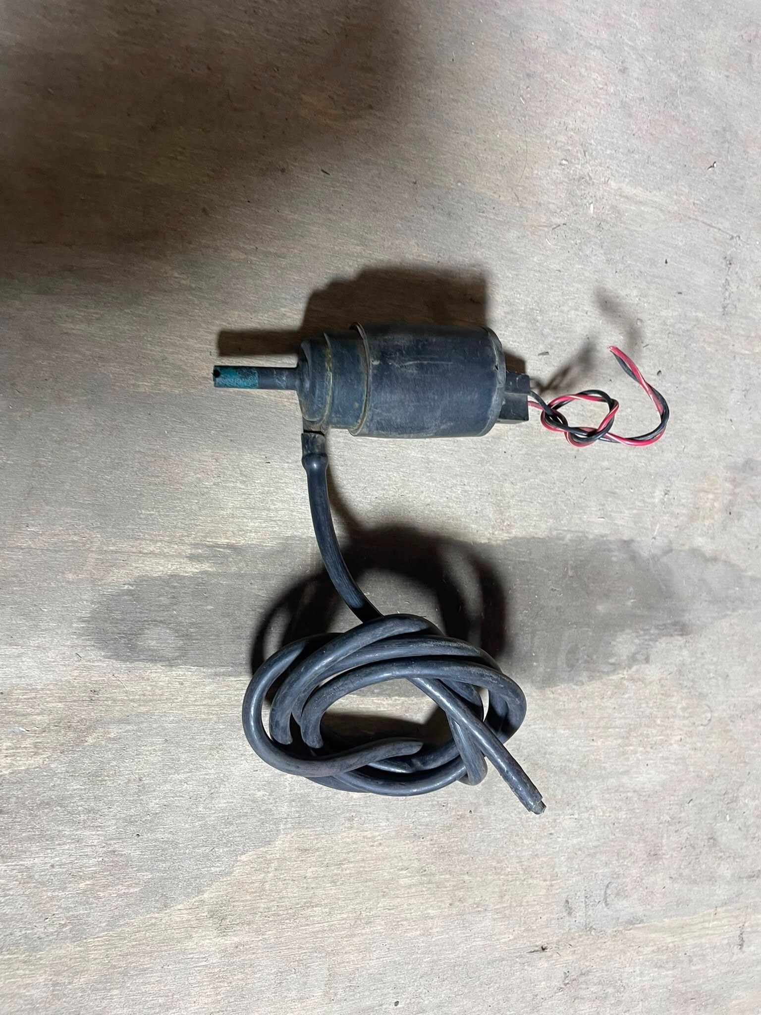 MOTOR DEPOSITO LIMPIA PARABRISA Daewoo ESPERO  1995