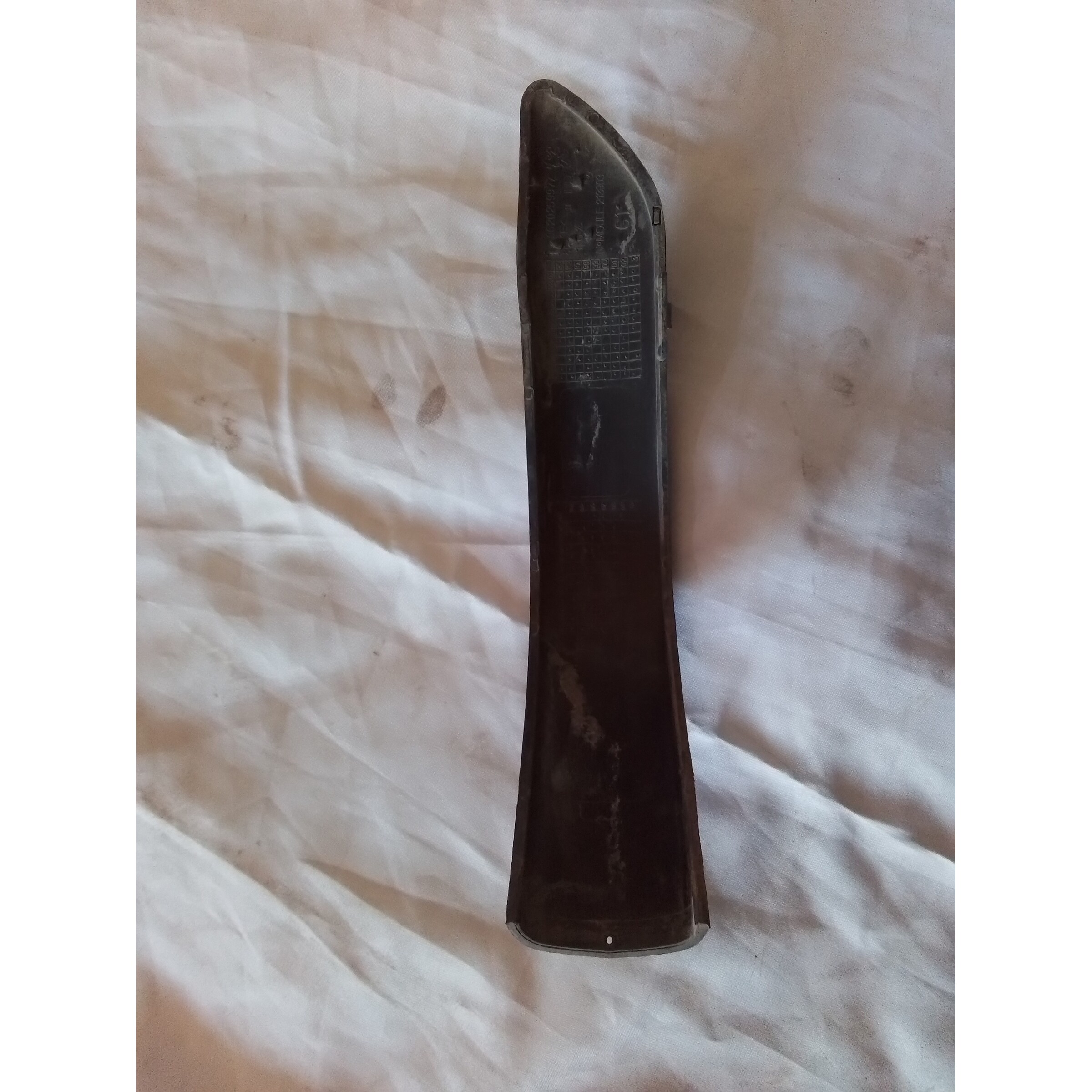 MOLDURA IZQ PARACHOQUE TRASERO Peugeot 106 2002
