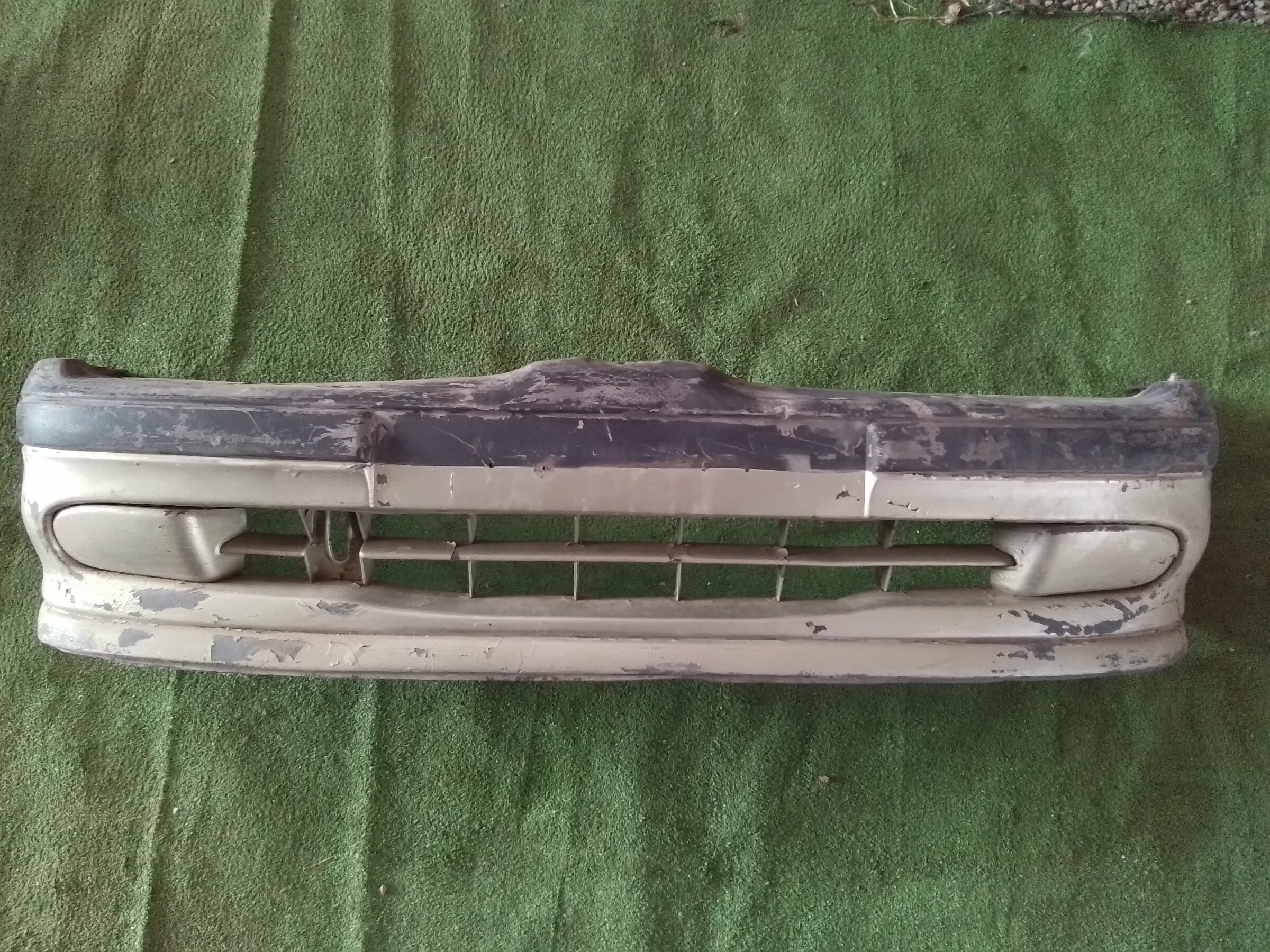 PARACHOQUE DELANTERO (DAÑO POR DESGASTE) Renault Megane 2000