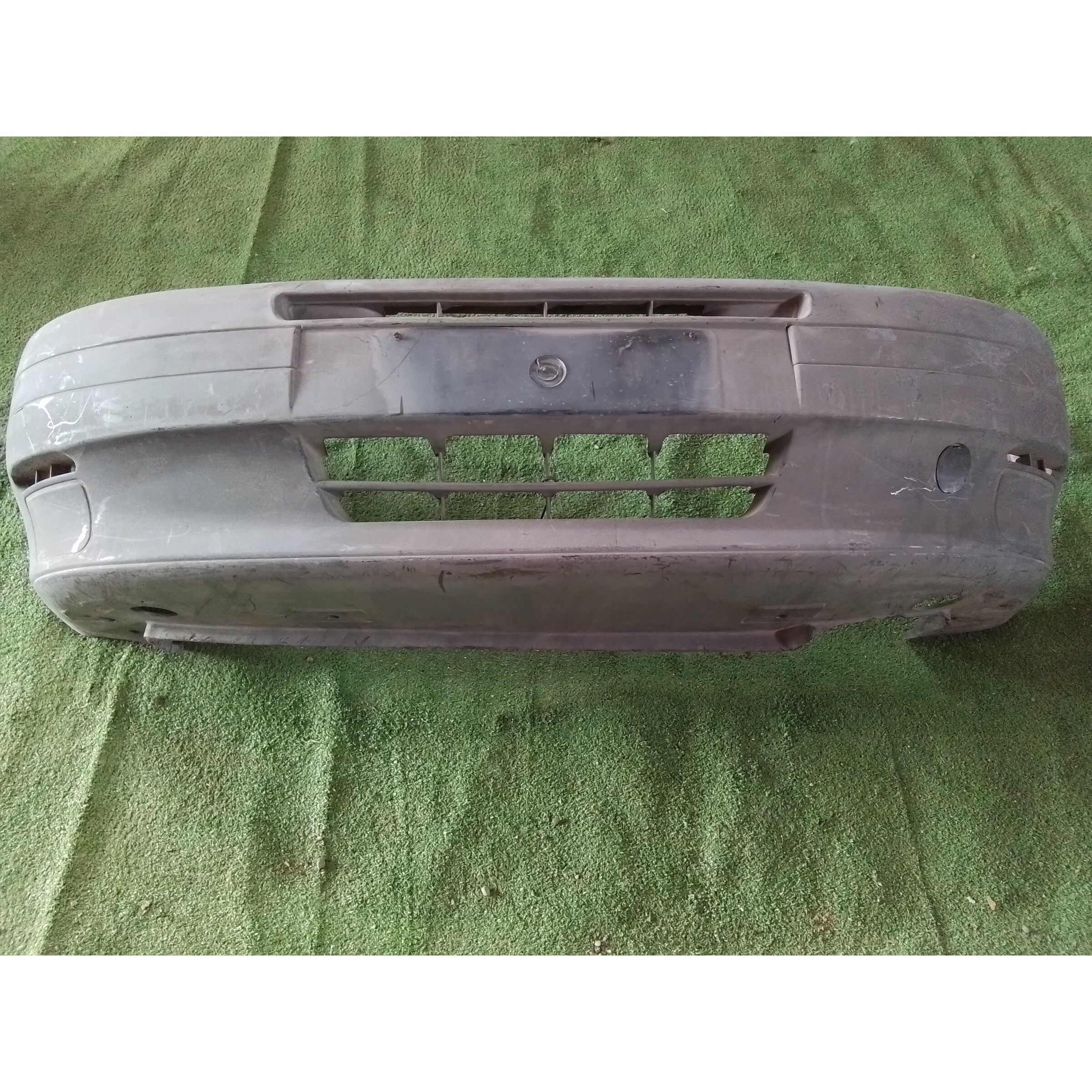 PARACHOQUE DELANTERO (DAÑO LEVE) Fiat punto 75 1998