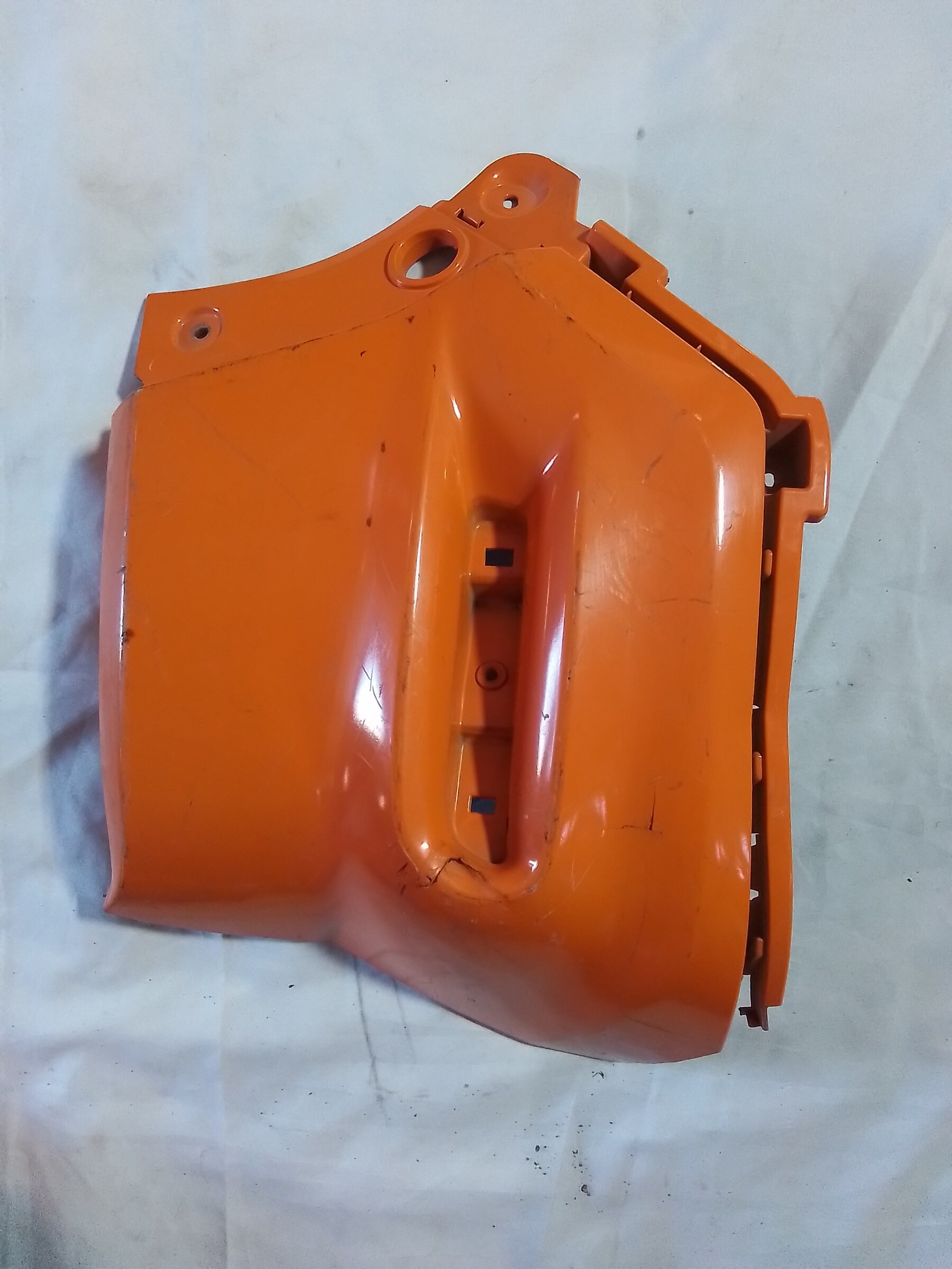 MOLDURA IZQ PARACHOQUE TRASERO (DAÑO LEVE) Suzuki S-PRESSO 2021