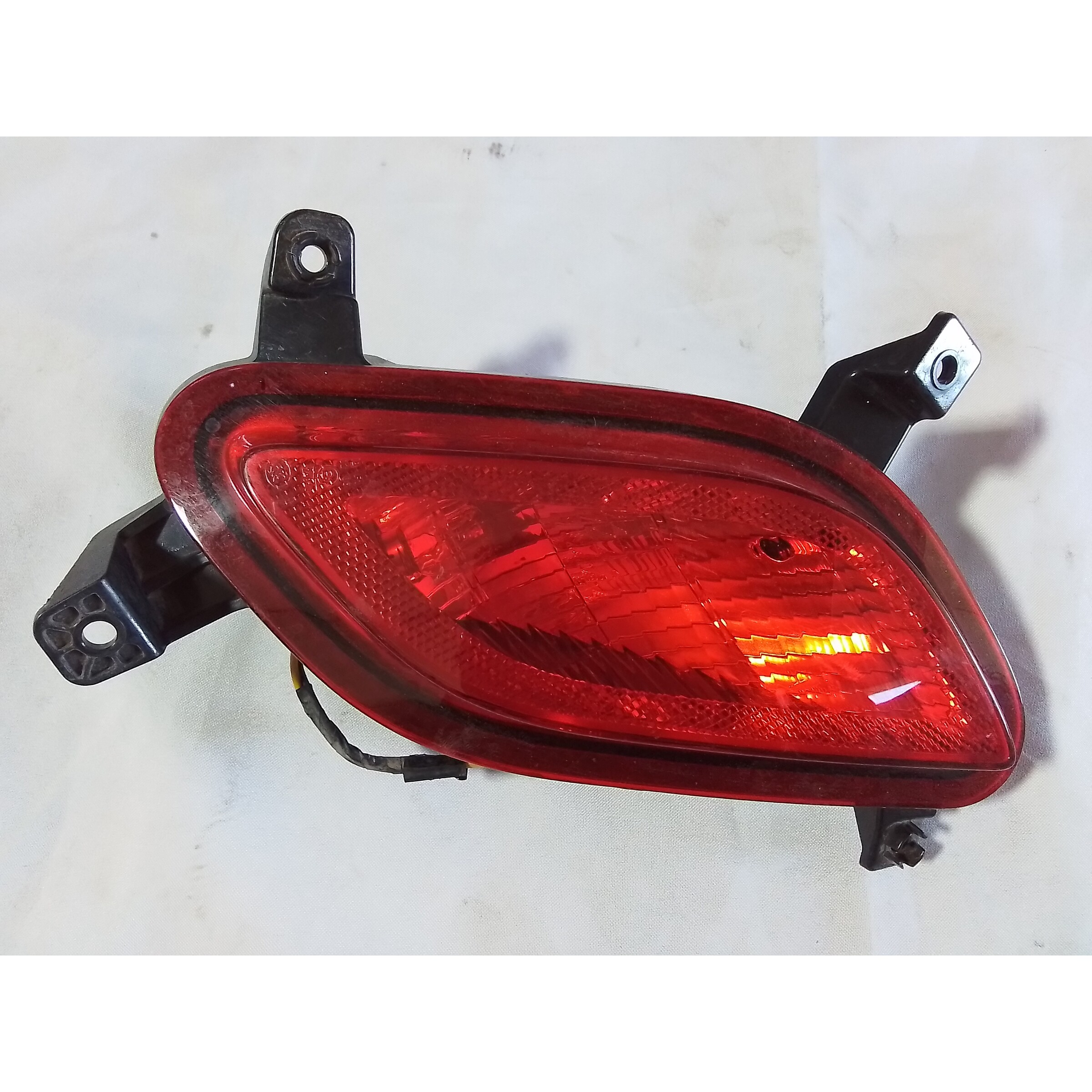 FOCO NIEBLA IZQ PARACHOQUE TRASERO Chery Tiggo 2 2023