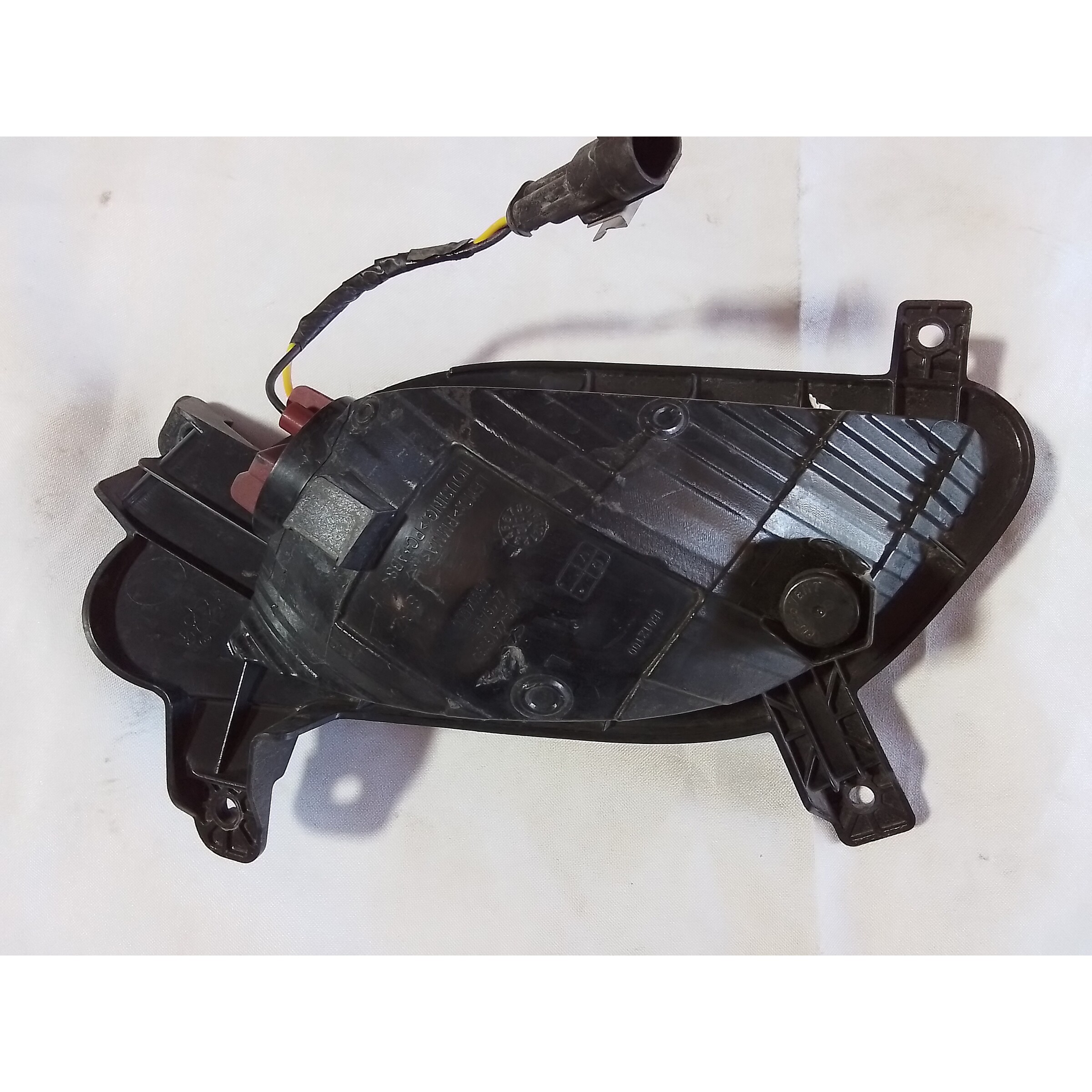 FOCO NIEBLA IZQ PARACHOQUE TRASERO Chery Tiggo 2 2023