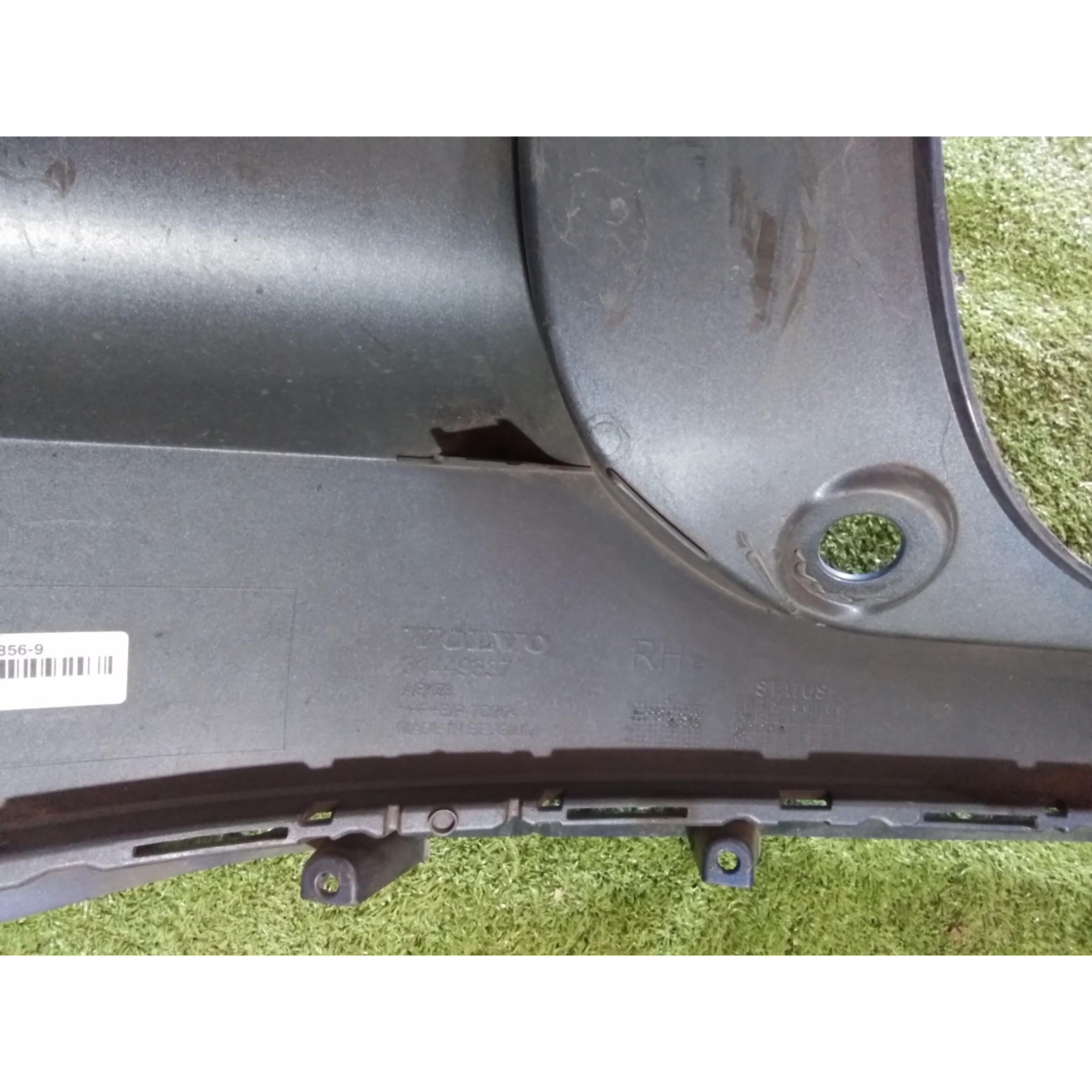 TAPA BARRO PARACHOQUE TRASERO DERECHO Volvo XC40 T4 2020