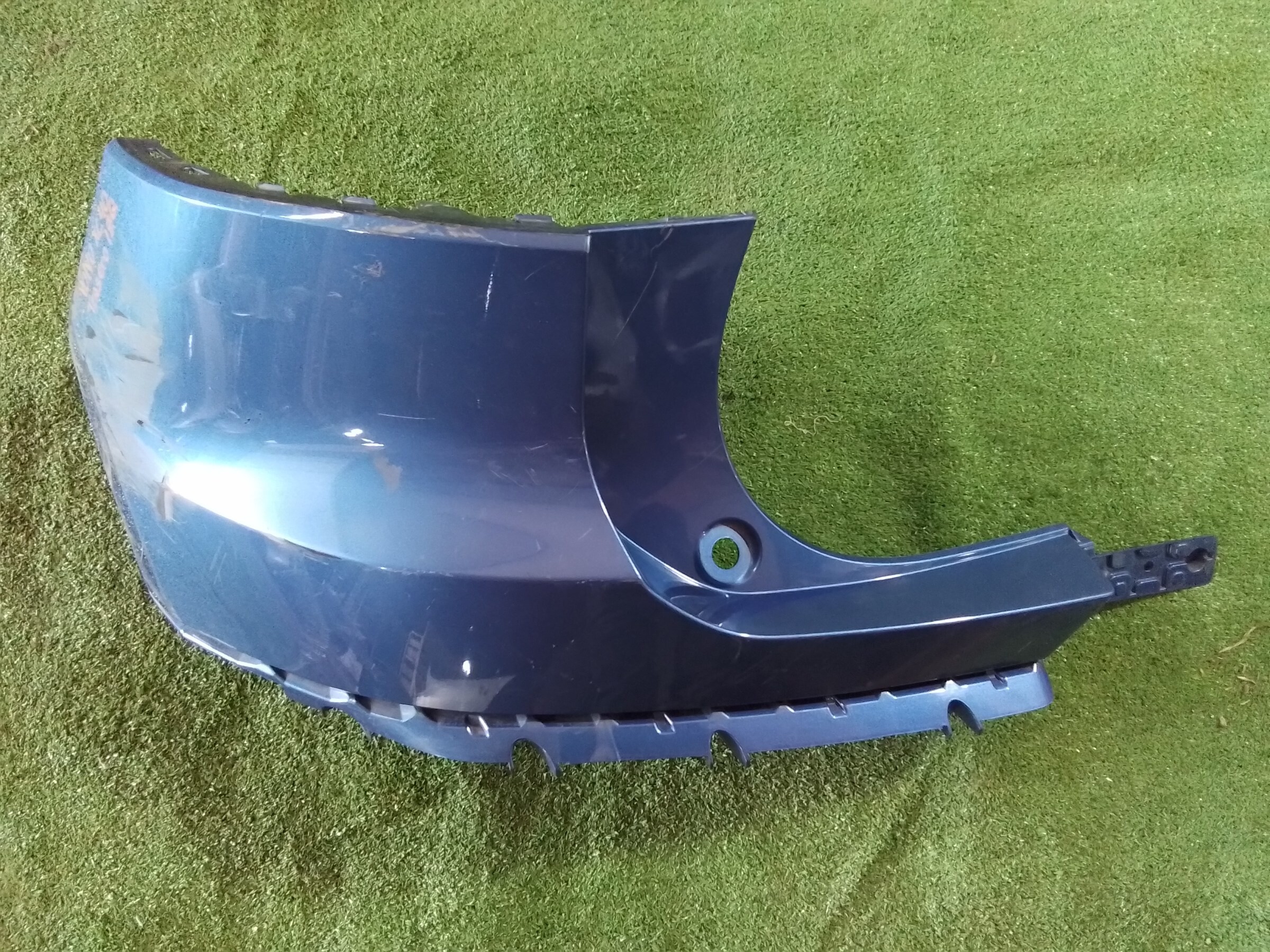 TAPA BARRO PARACHOQUE TRASERO IZQ Volvo XC40 T4 2020