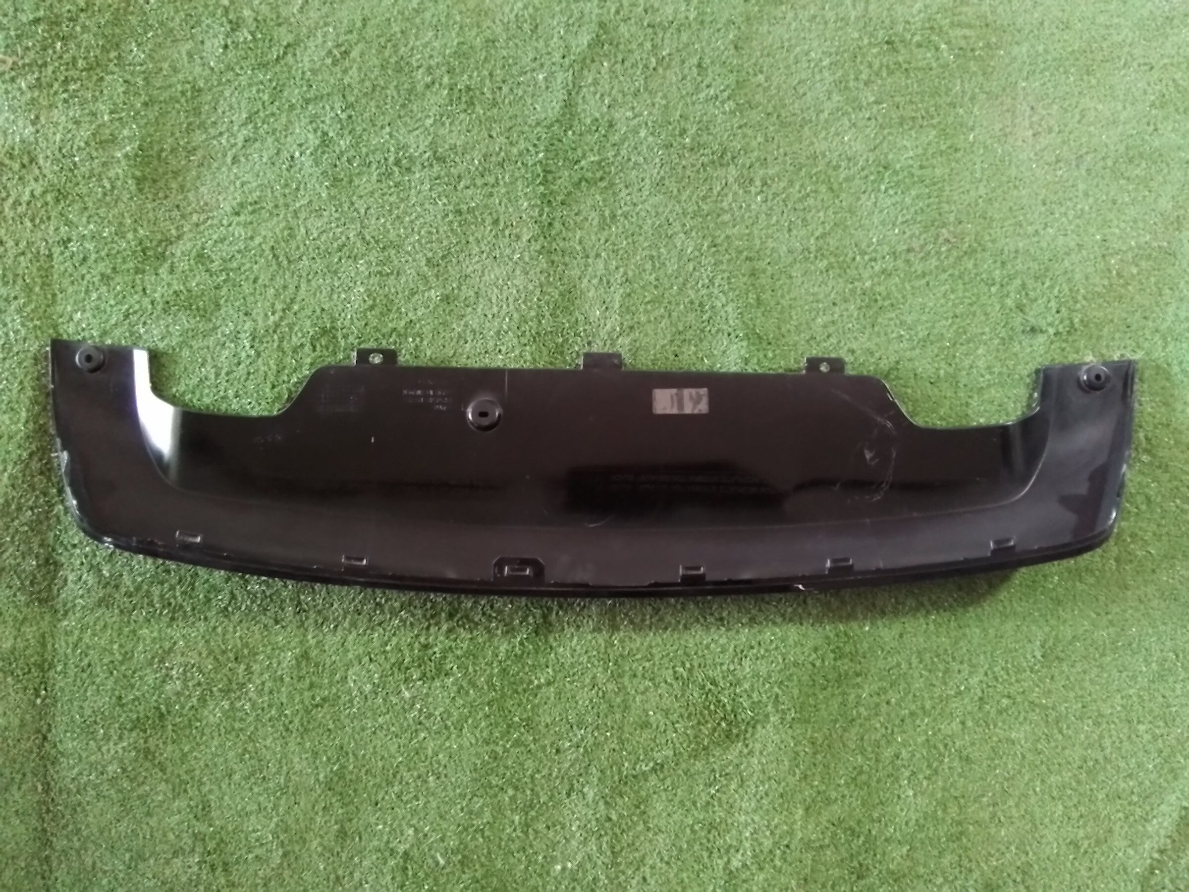 MOLDURA INFERIOR PARACHOQUE TRASERO Volvo XC40 T4 2020