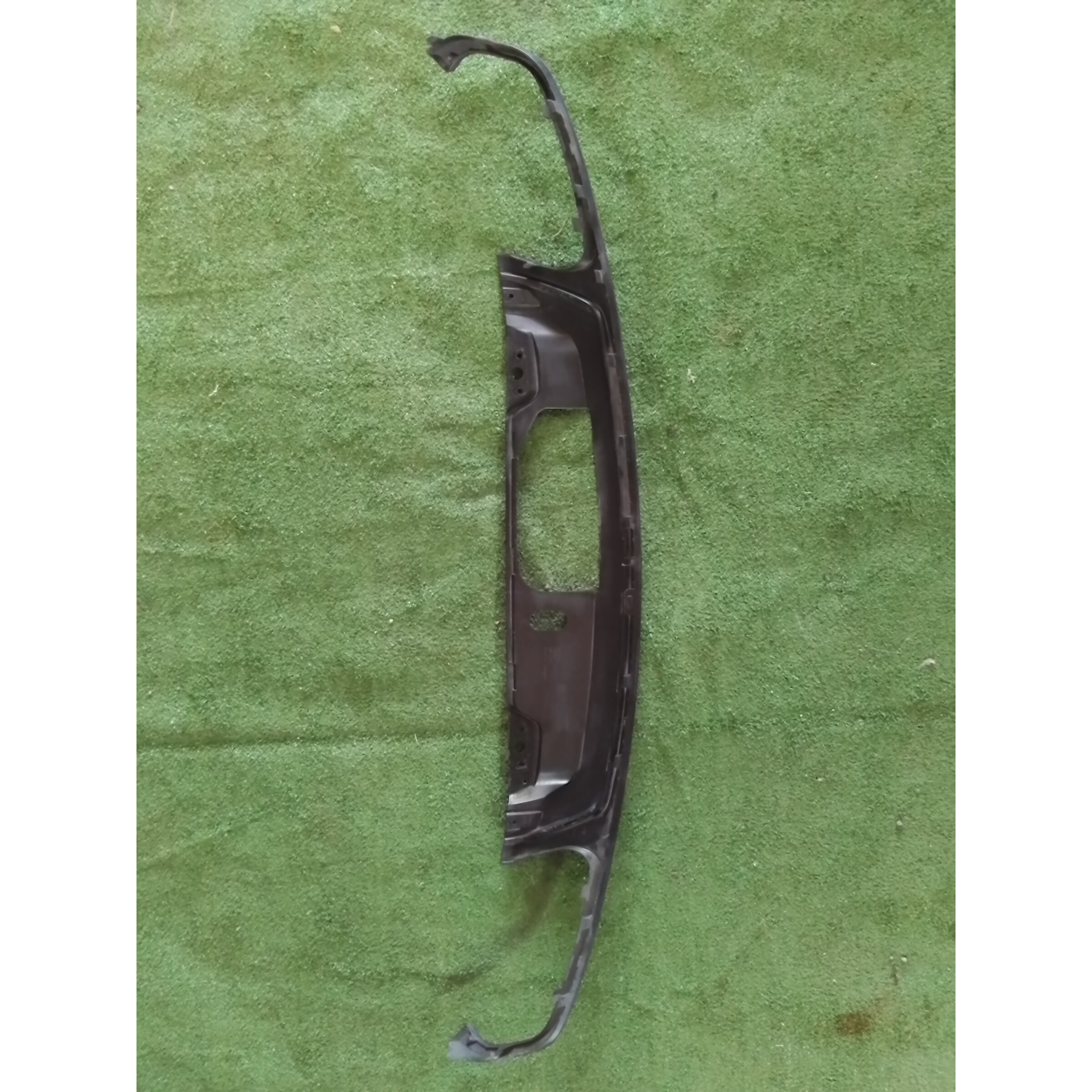 MOLDURA INFERIOR PARACHOQUE TRASERO Volvo XC40 T4 2020