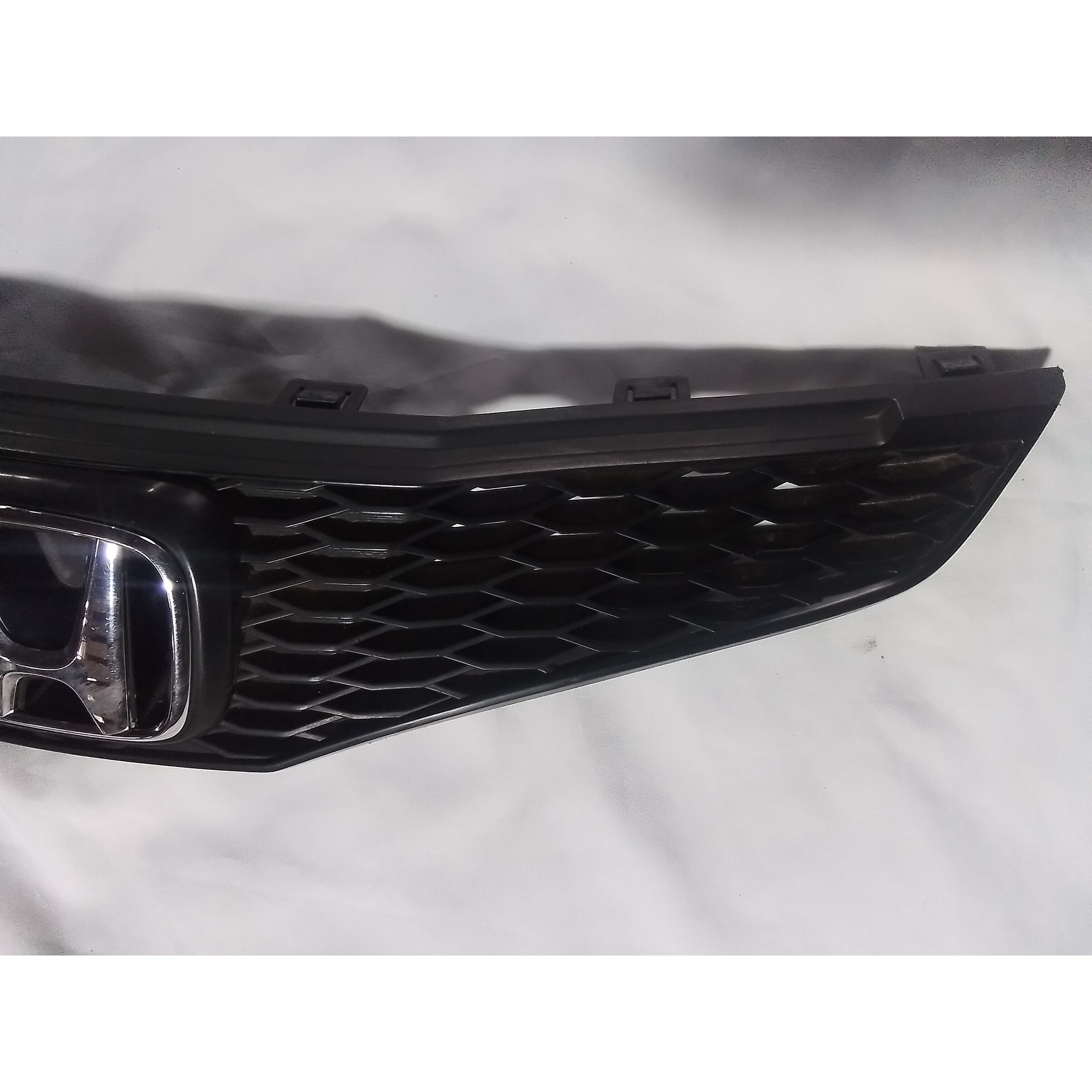 REJILLA FRONTAL PARACHOQUE Honda FIT 2012