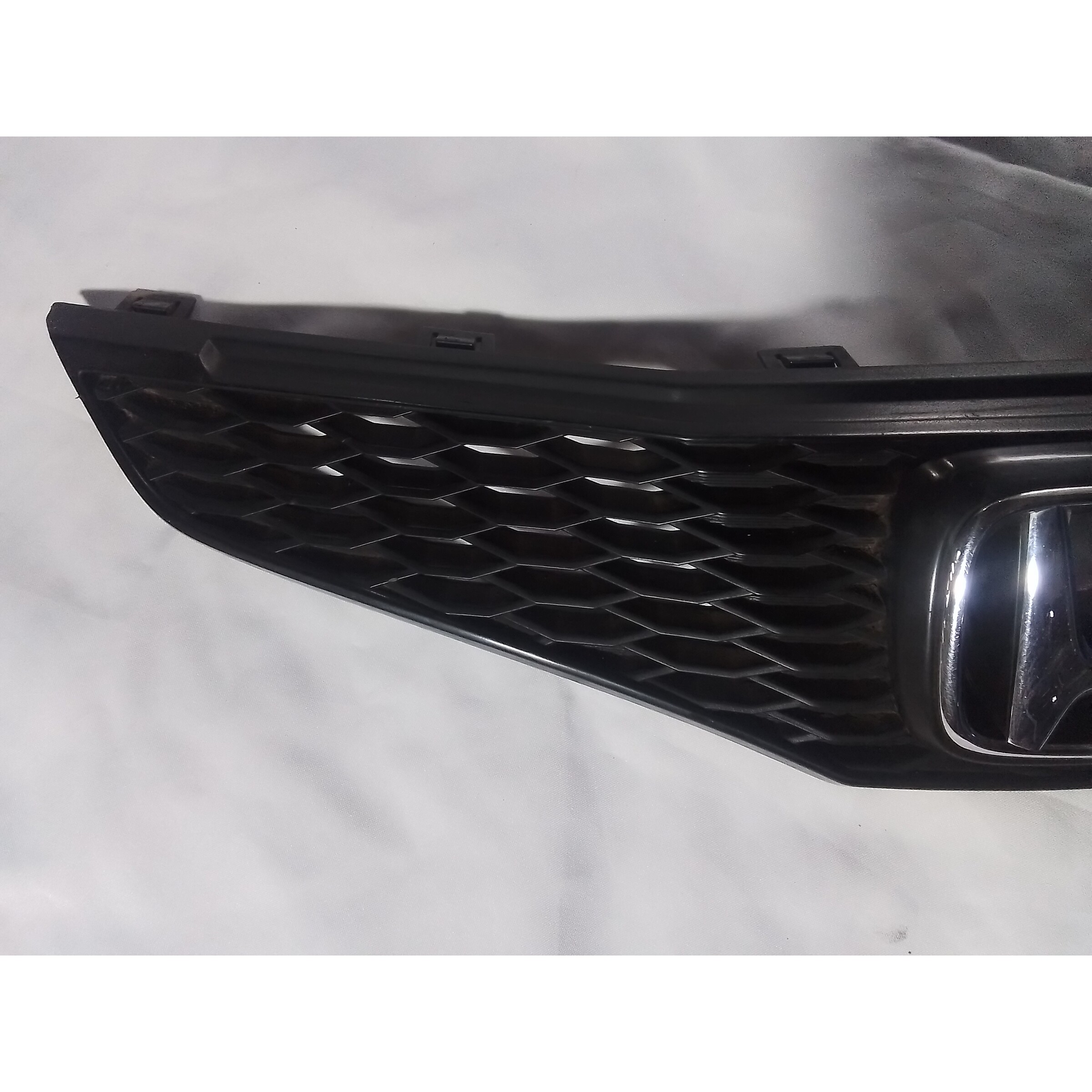 REJILLA FRONTAL PARACHOQUE Honda FIT 2012