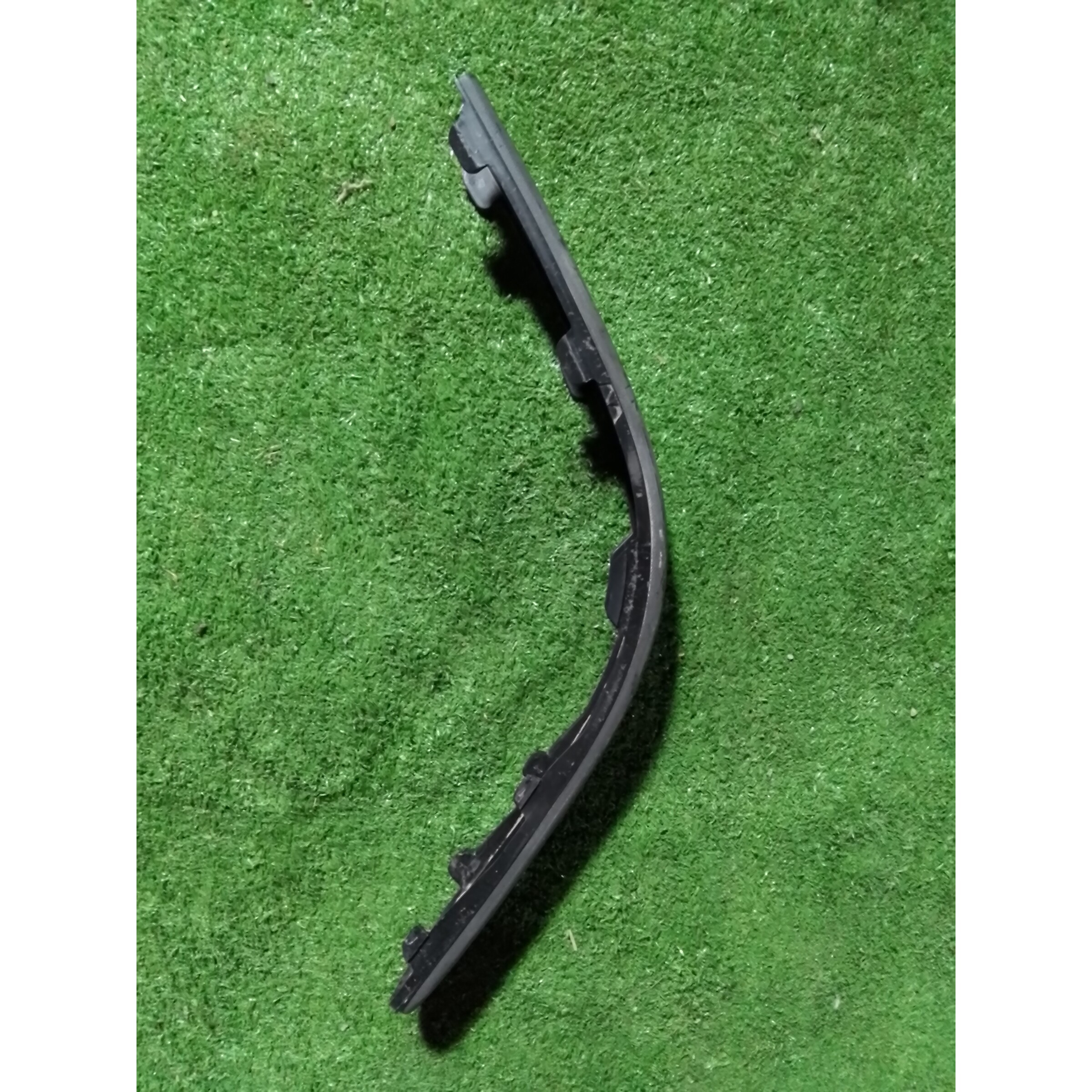 MOLDURA  PARACHOQUE TRASERO IZQ Volkswagen gol 2001