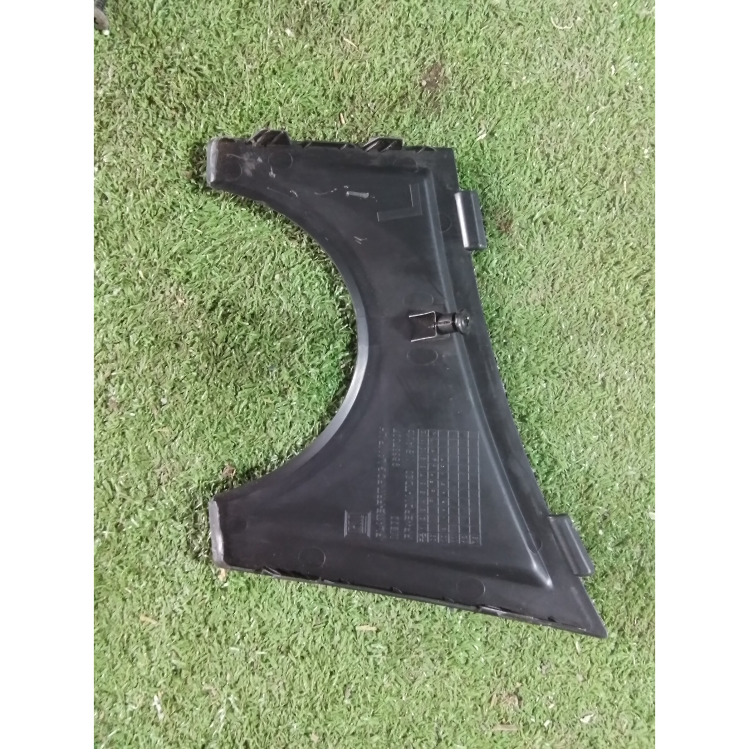 MOLDURA IZQ INFERIOR PARACHOQUE Chevrolet spark GT 2011