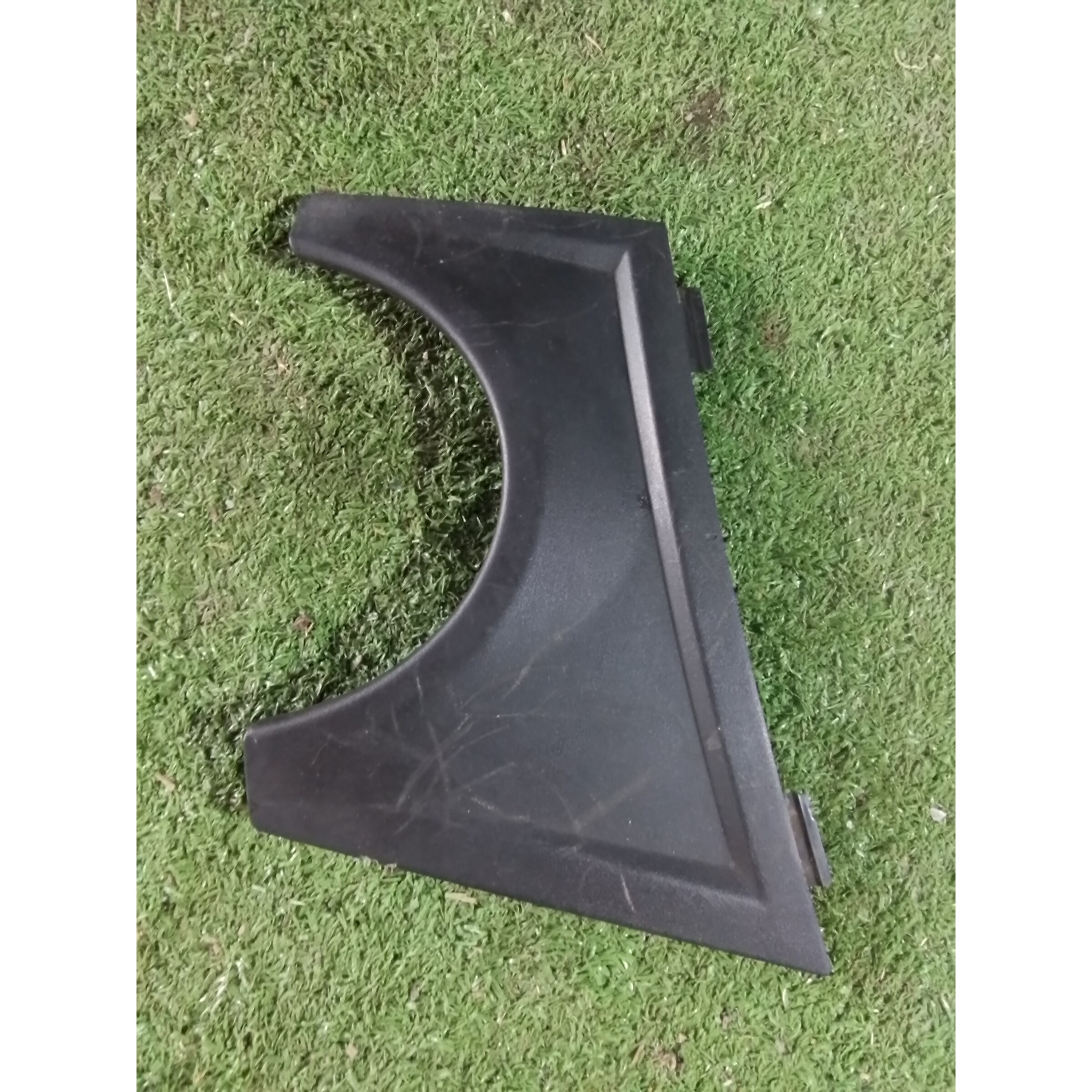 MOLDURA DERECHO INFERIOR PARACHOQUE Chevrolet spark GT 2011
