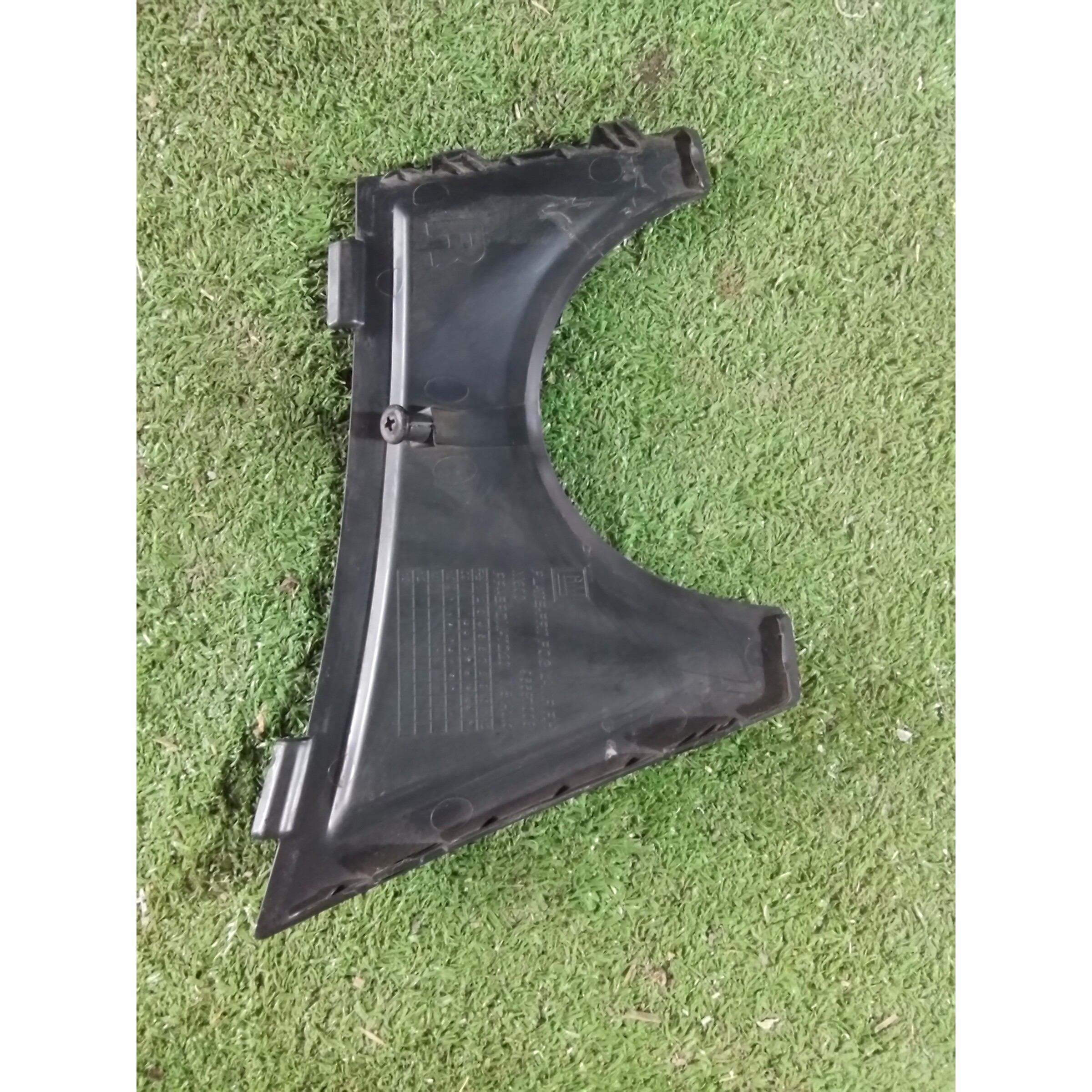 MOLDURA DERECHO INFERIOR PARACHOQUE Chevrolet spark GT 2011