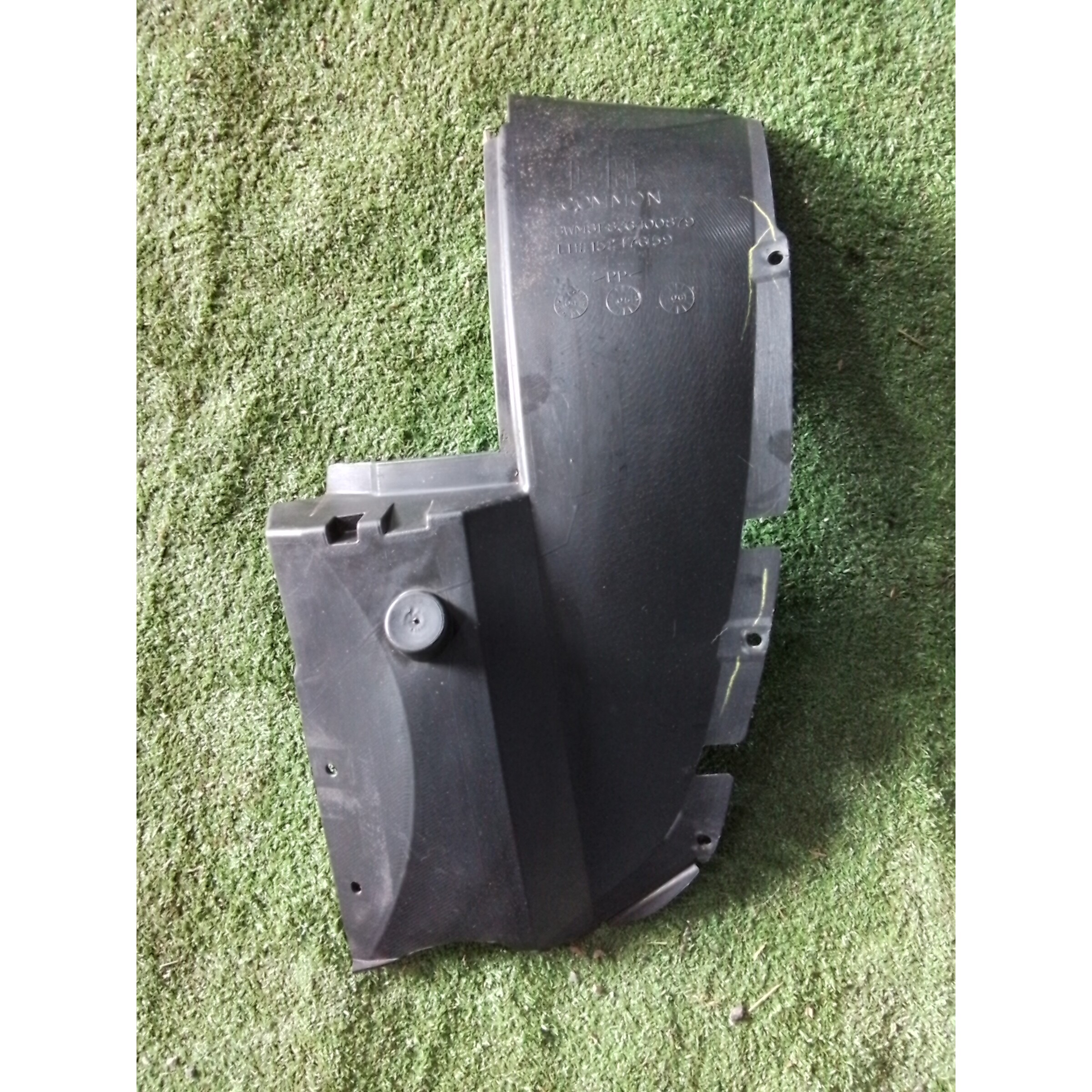 GUARDAFANGO DELANTERO IZQ (DAÑO LEVE) Chevrolet Uplander 2005