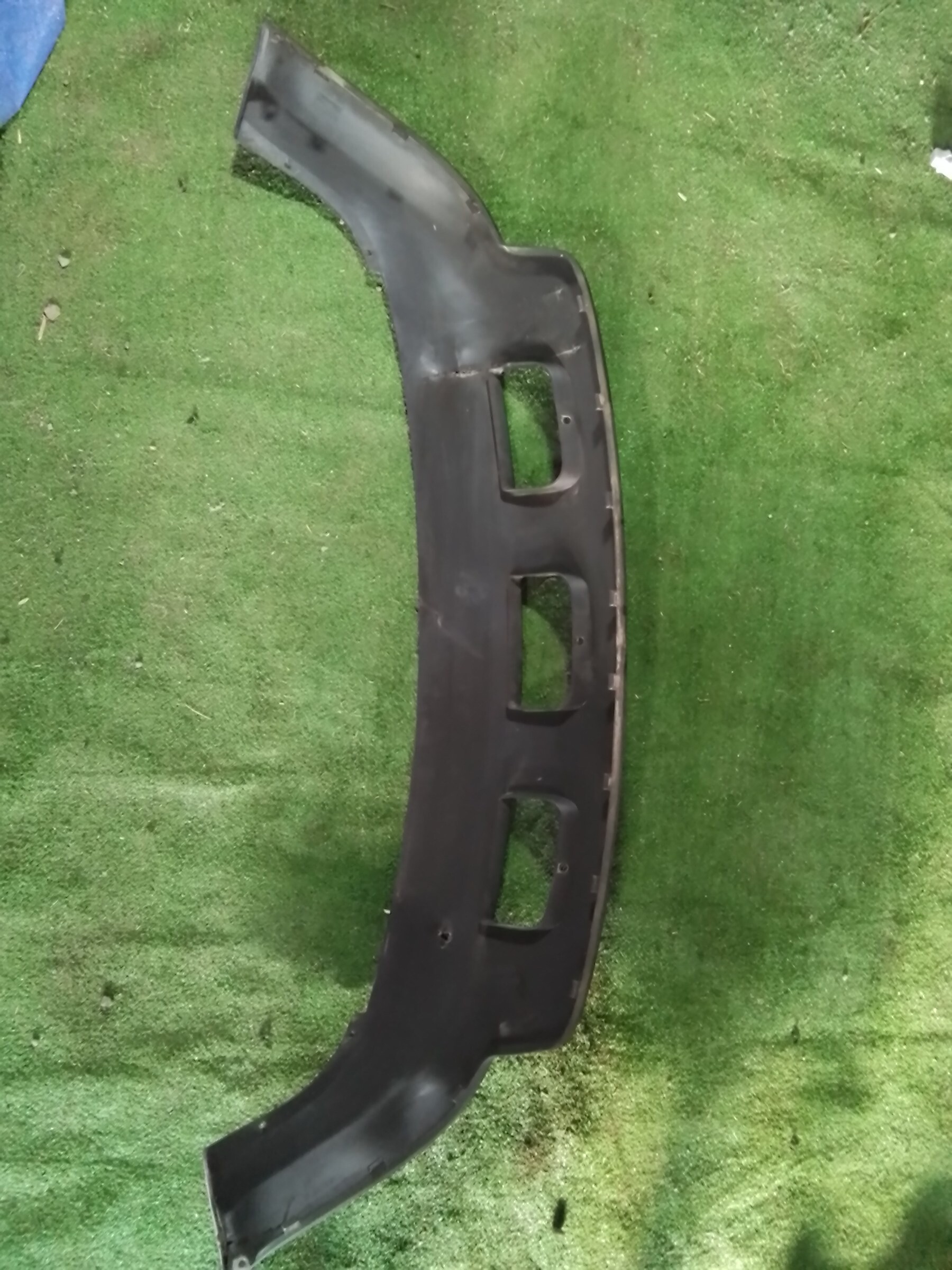 MOLDURA INFERIOR PARACHOQUE DELANTERO Chevrolet Uplander 2005