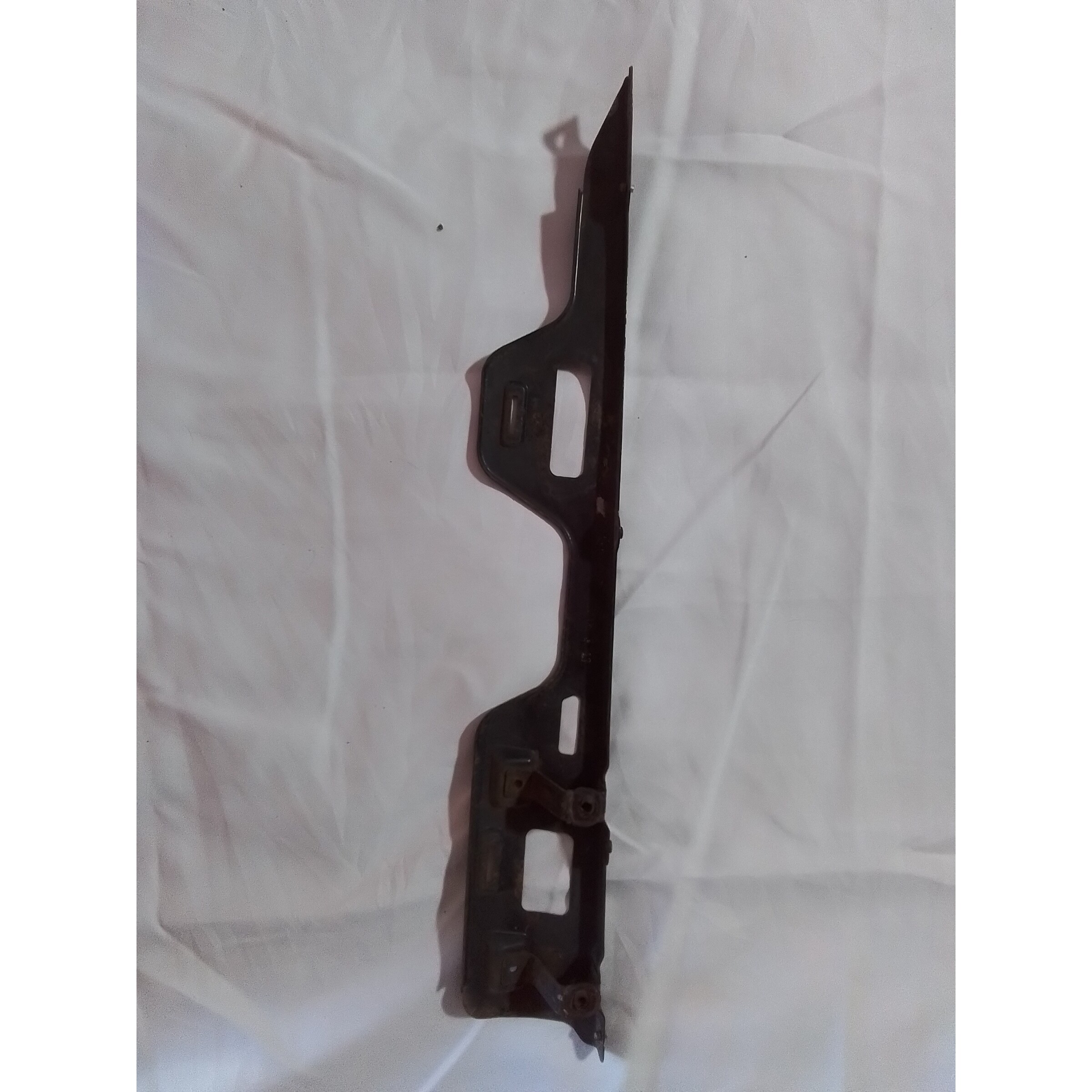 MENSULA DERECHA PARACHOQUE TRASERO Hyundai Accent 2005