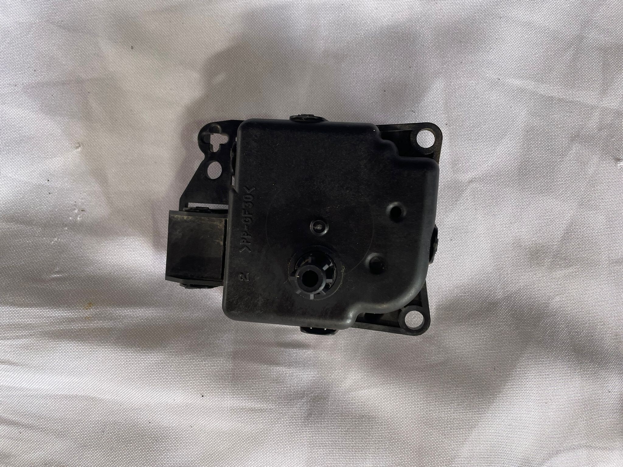 MOTOR ACTUADOR CALEFACCION Chevrolet Uplander 2005