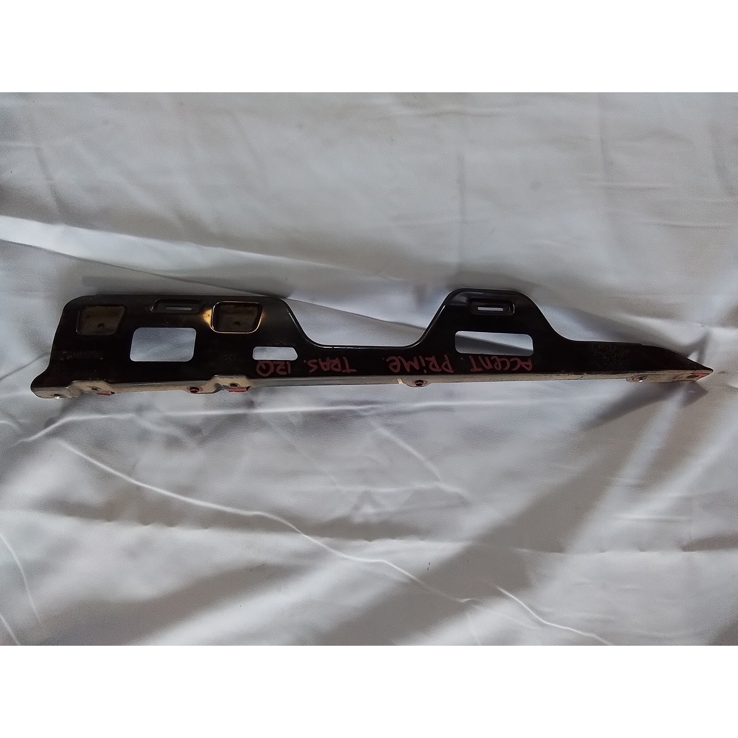 MENSULA TRASERA IZQ Hyundai Accent 2005