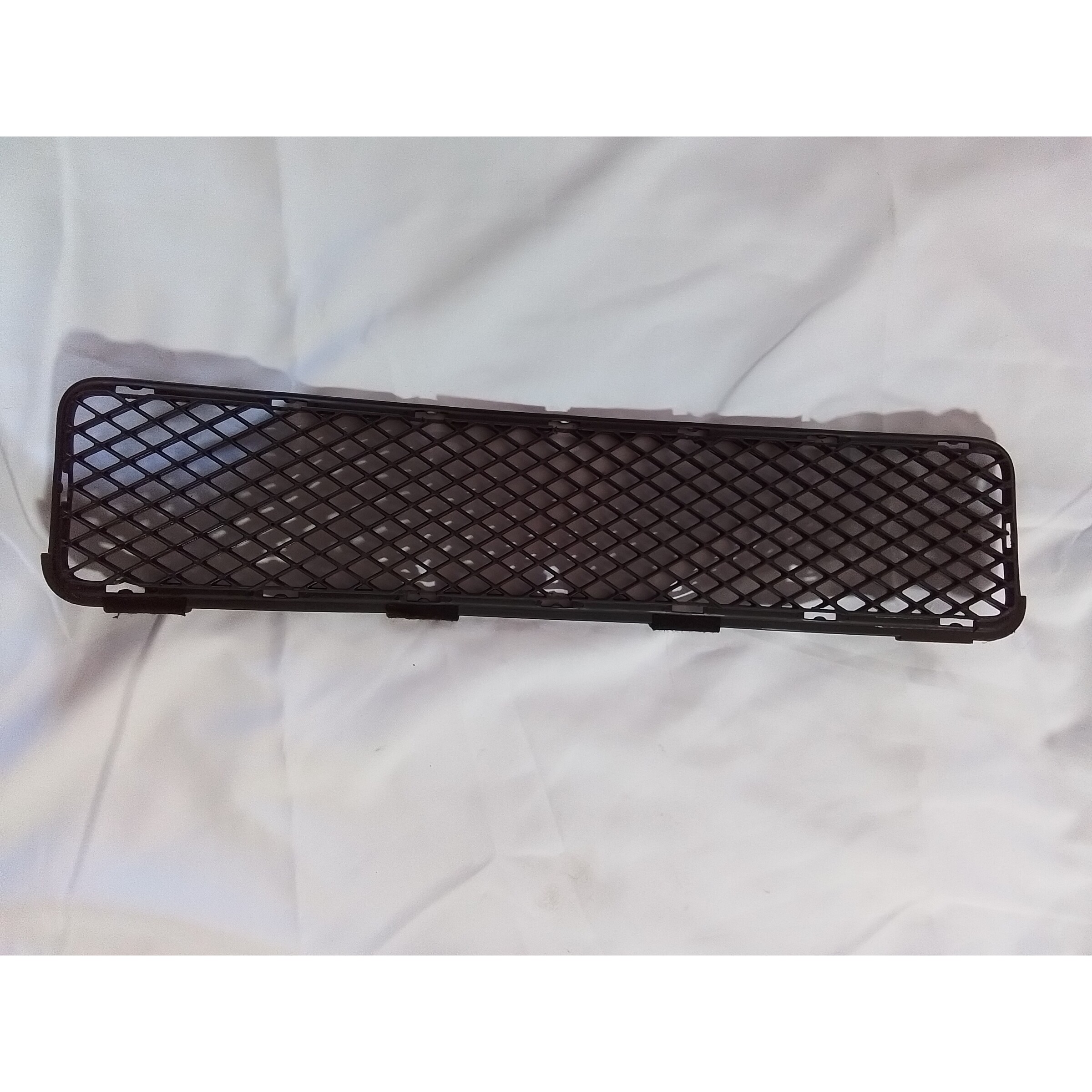 REJILLA FRONTAL PARACHOQUE DELANTERO Hyundai Tucson 2007