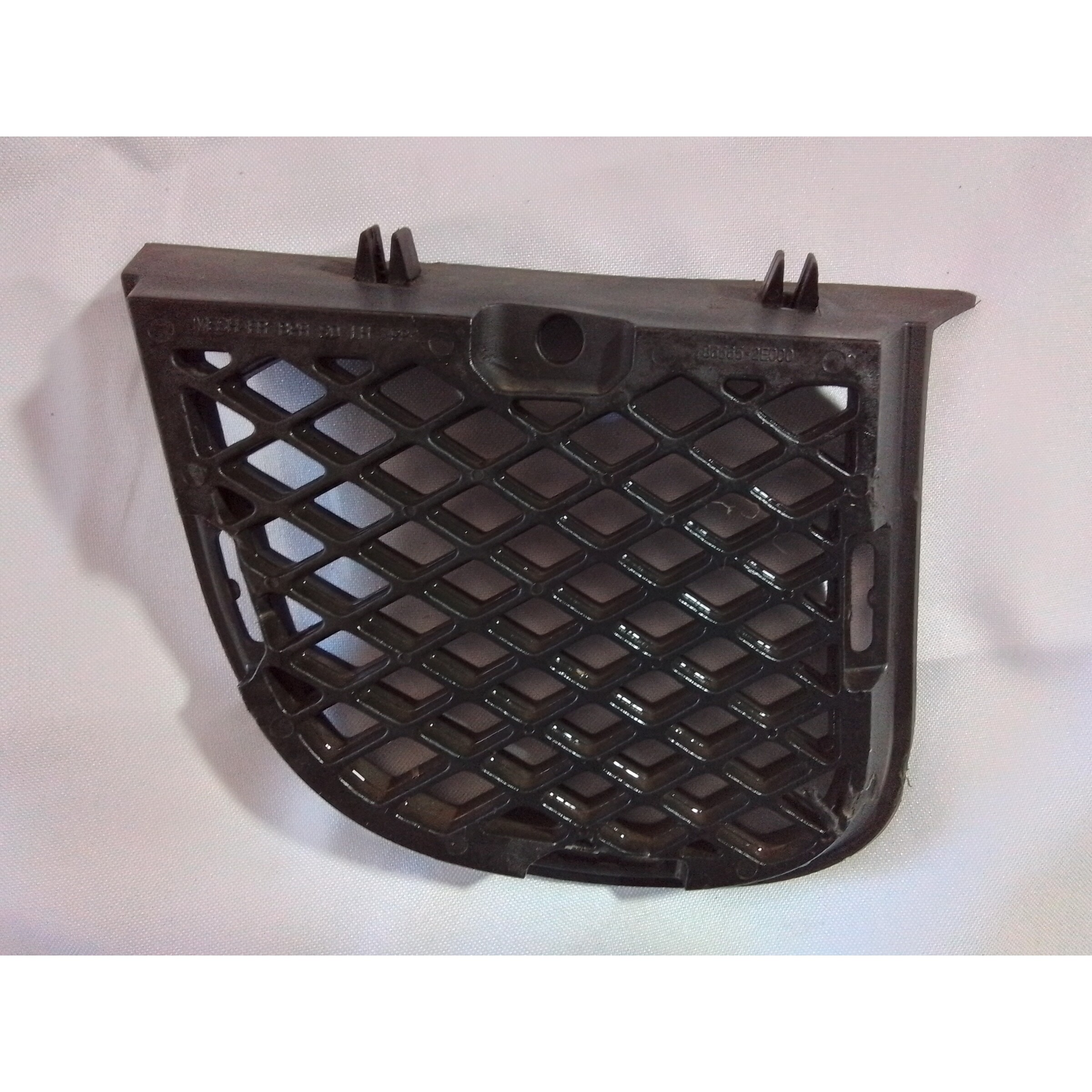 REJILLA IZQ PARACHOQUE DELANTERO Hyundai Tucson 2007