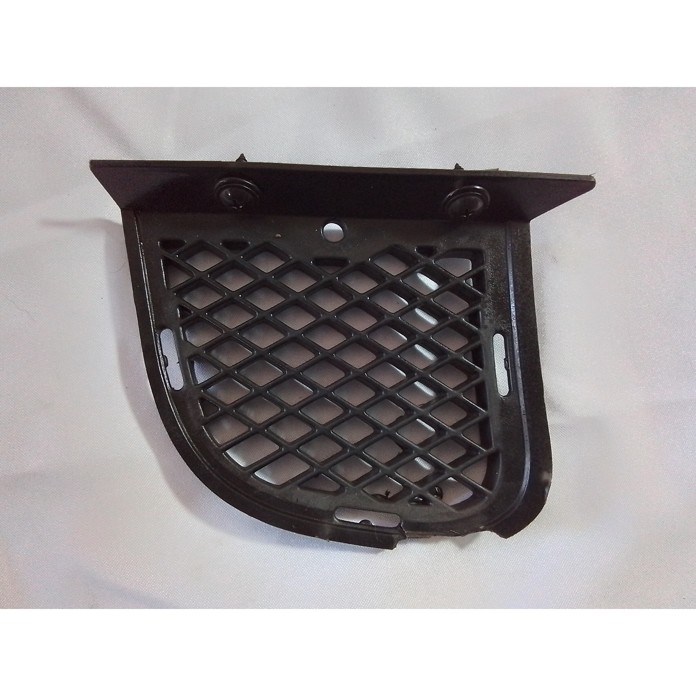 REJILLA DERECHA PARACHOQUE DELANTERO Hyundai Tucson 2007