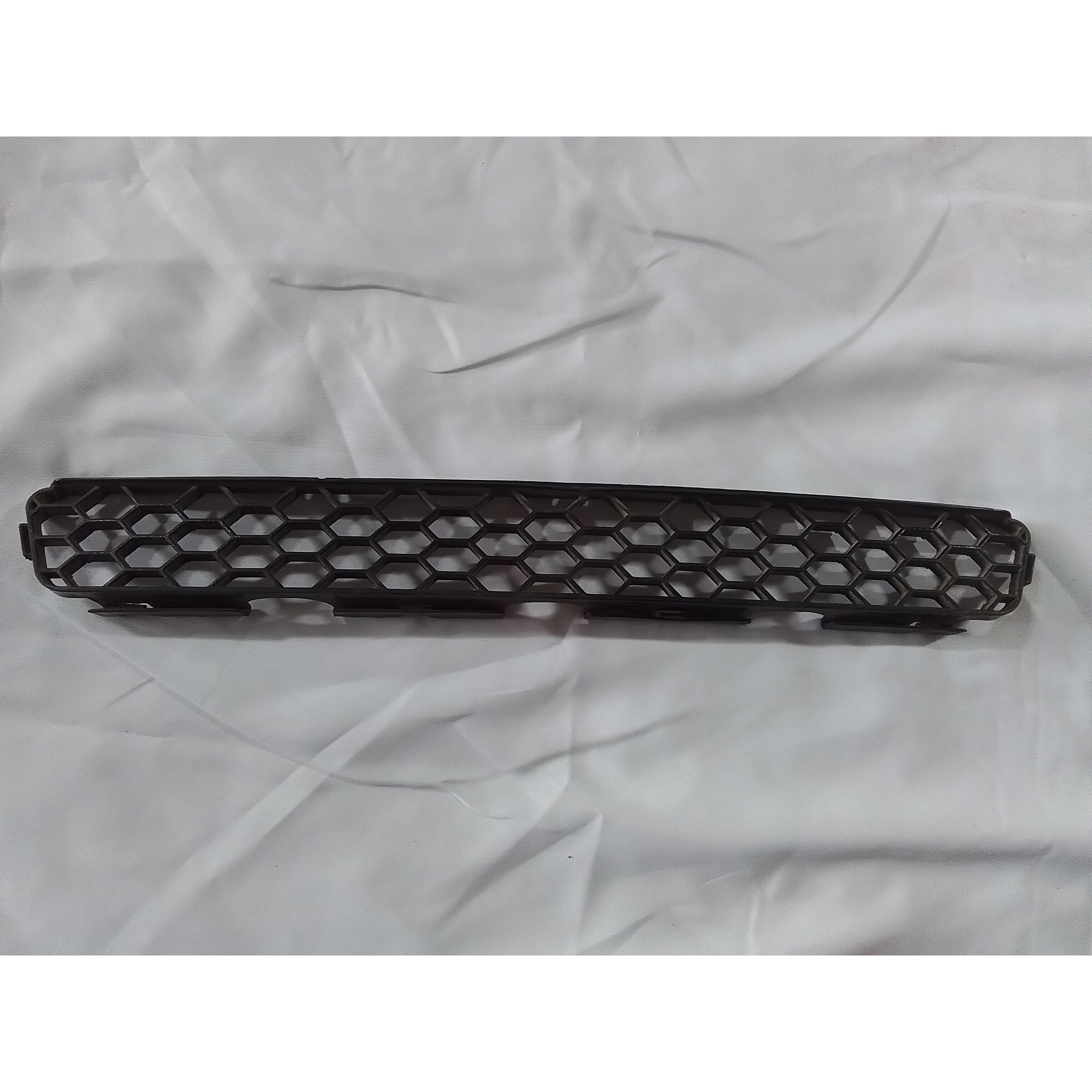 REJILLA FRONTAL PARACHOQUE Suzuki Swift 1993
