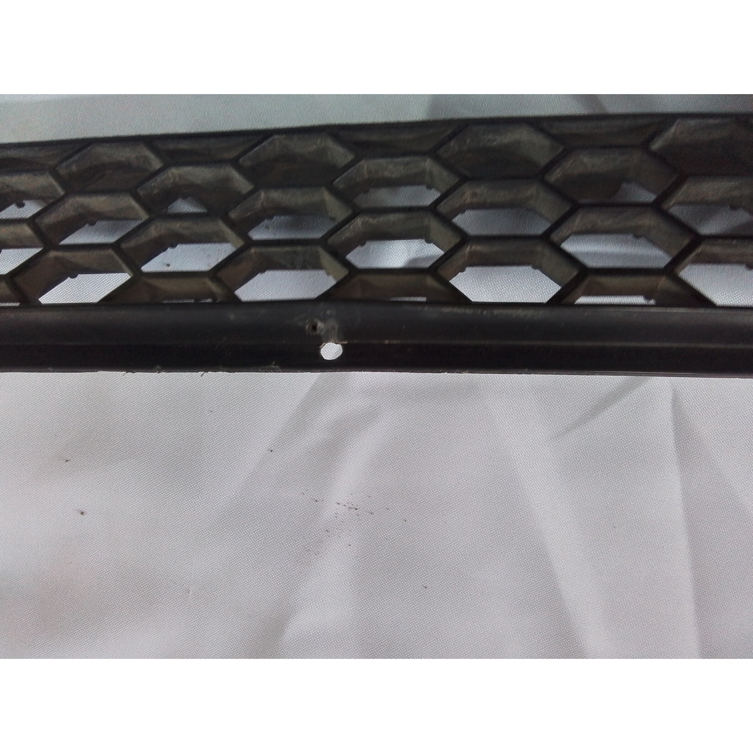 REJILLA FRONTAL PARACHOQUE Suzuki Swift 1993