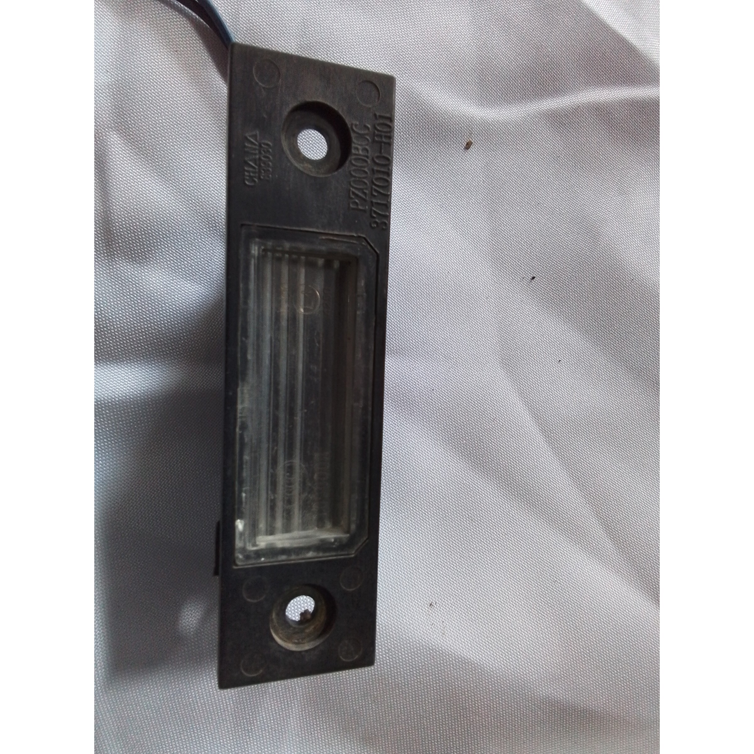 LUZ PATENTE Changan CV1 2016
