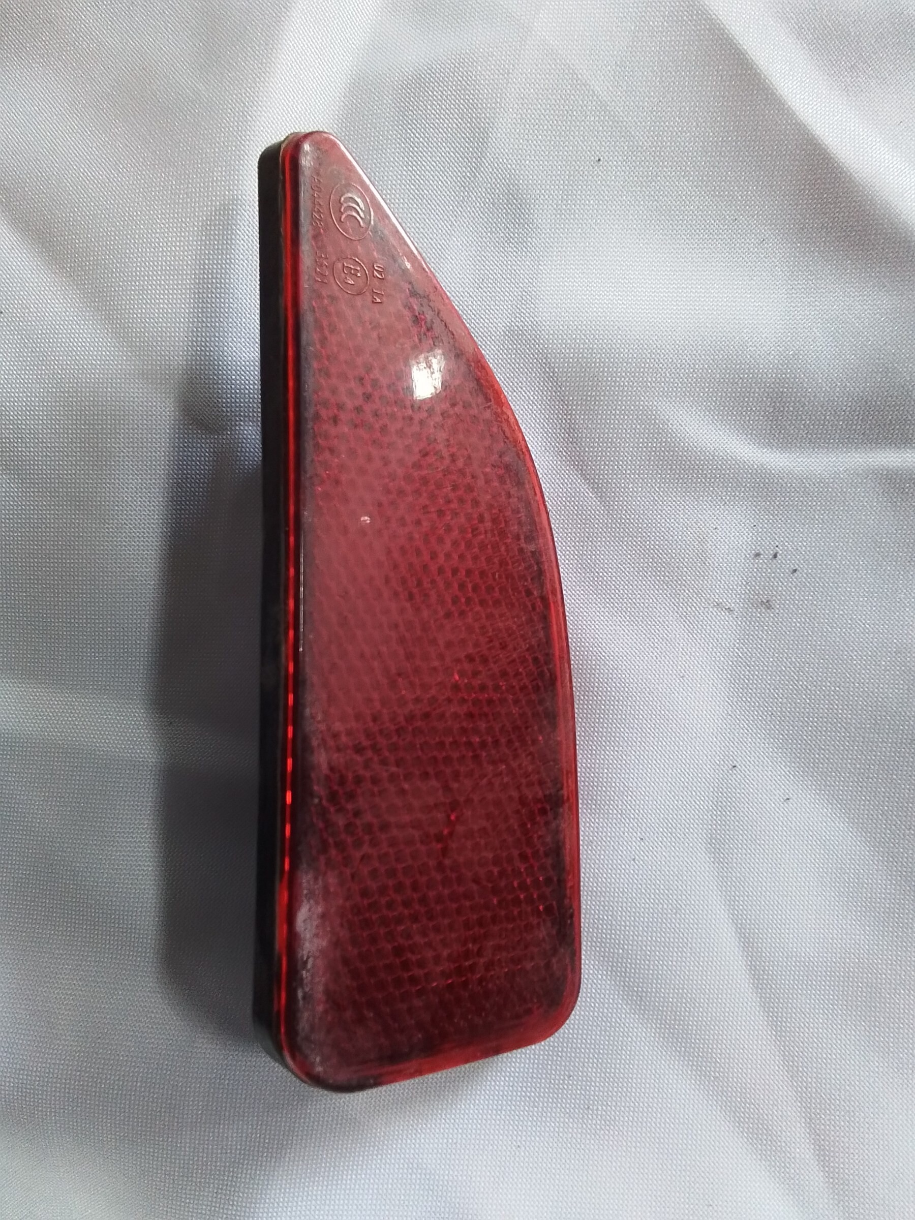 REFLECTANTE TRASERO IZQ Changan CV1 2016