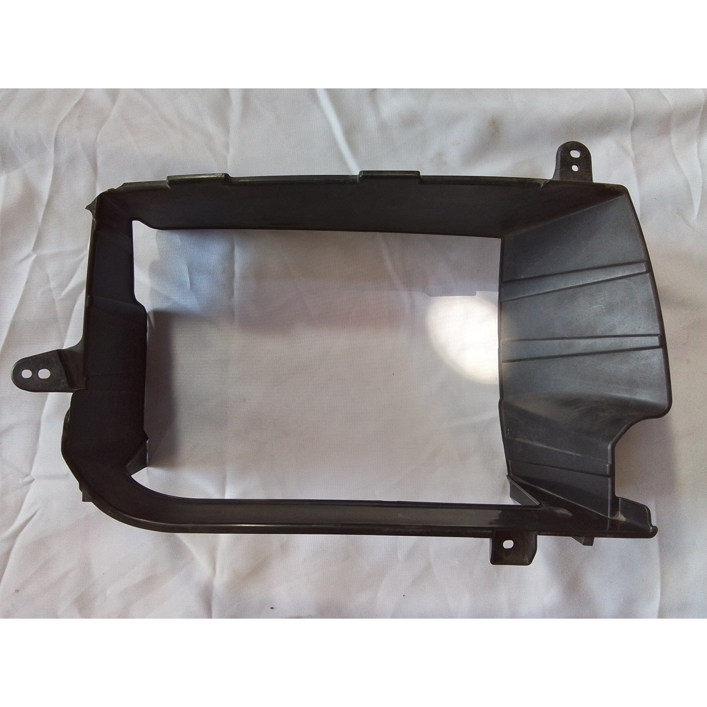 GUIA DE AIRE PARACHOQUE DELANTERO Suzuki Alto 2020