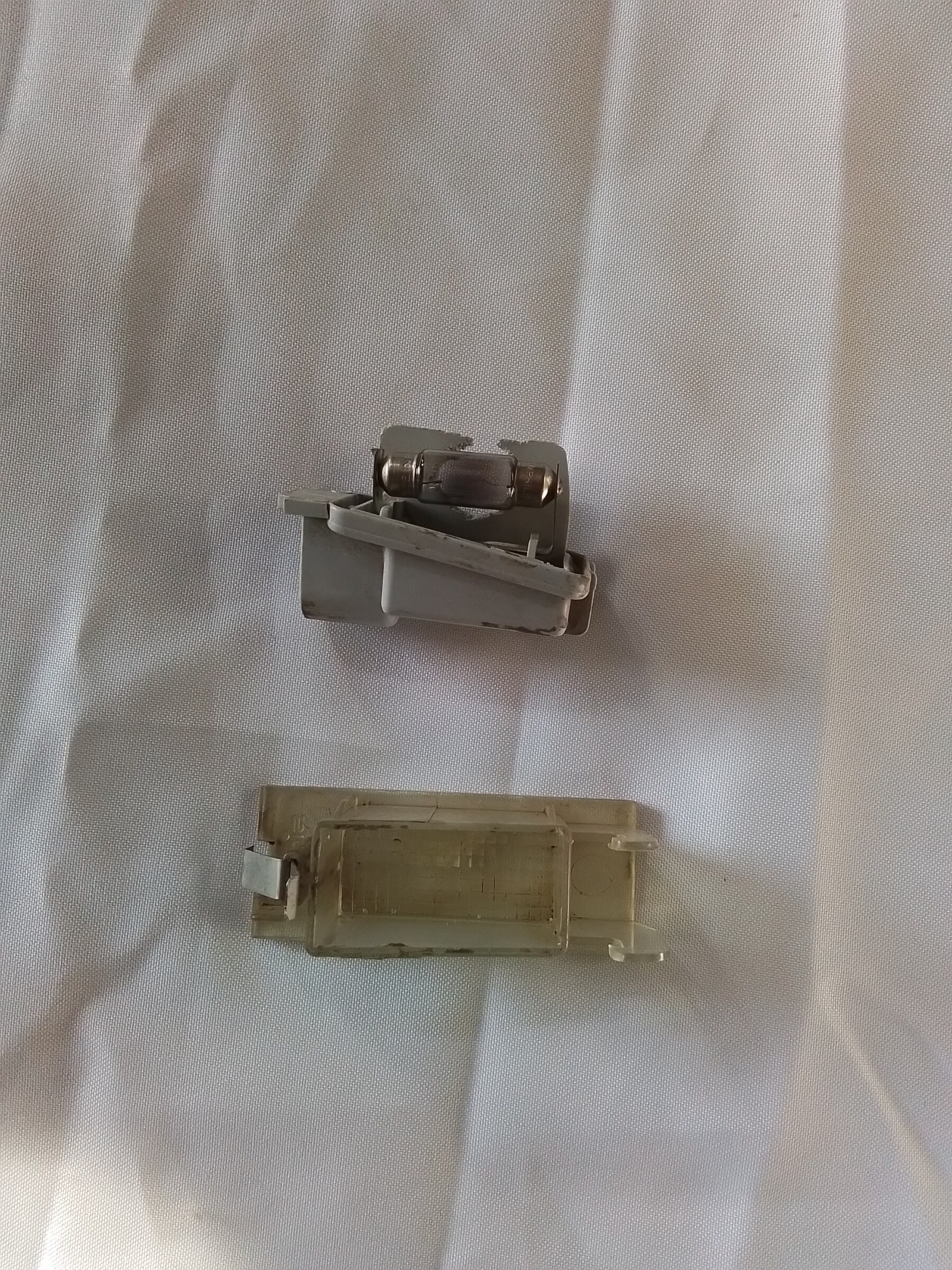 LUZ PATENTE Renault Clio 1998