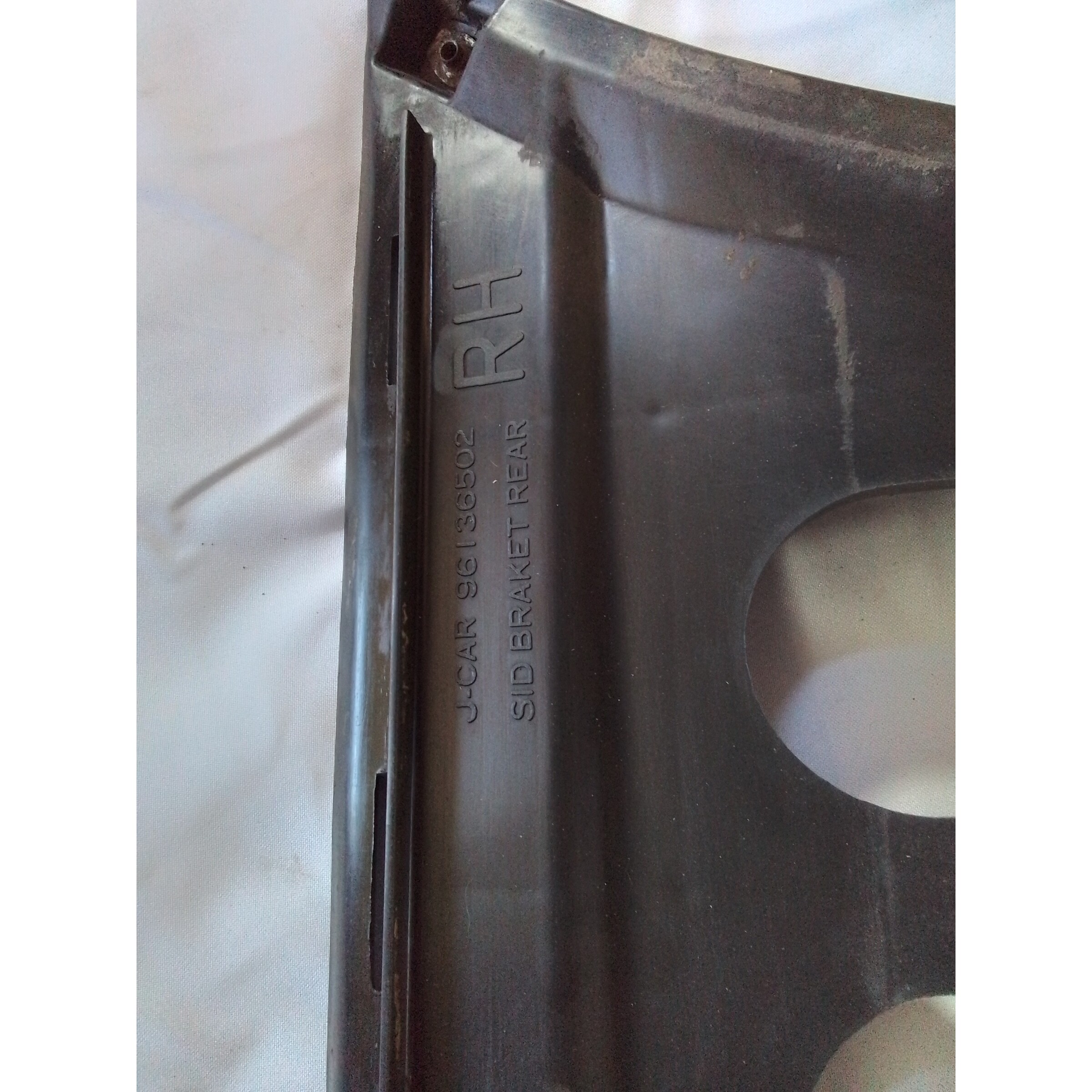 MENSULA TRASERA DERECHA Daewoo ESPERO  1995