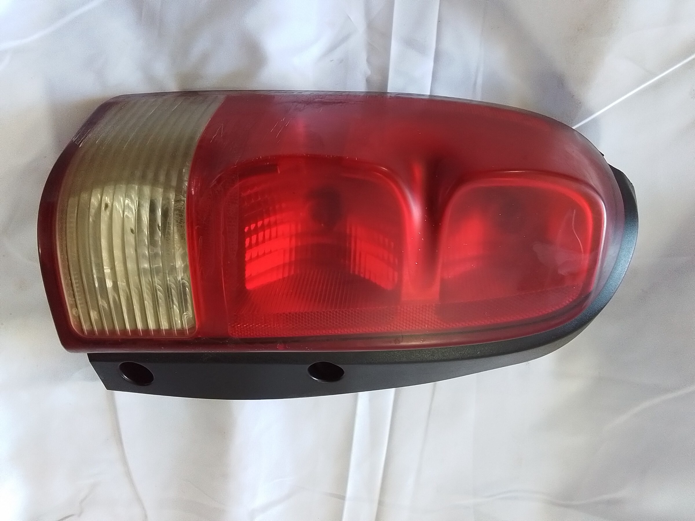 FOCO TRASERO IZQ Chevrolet Uplander 2005