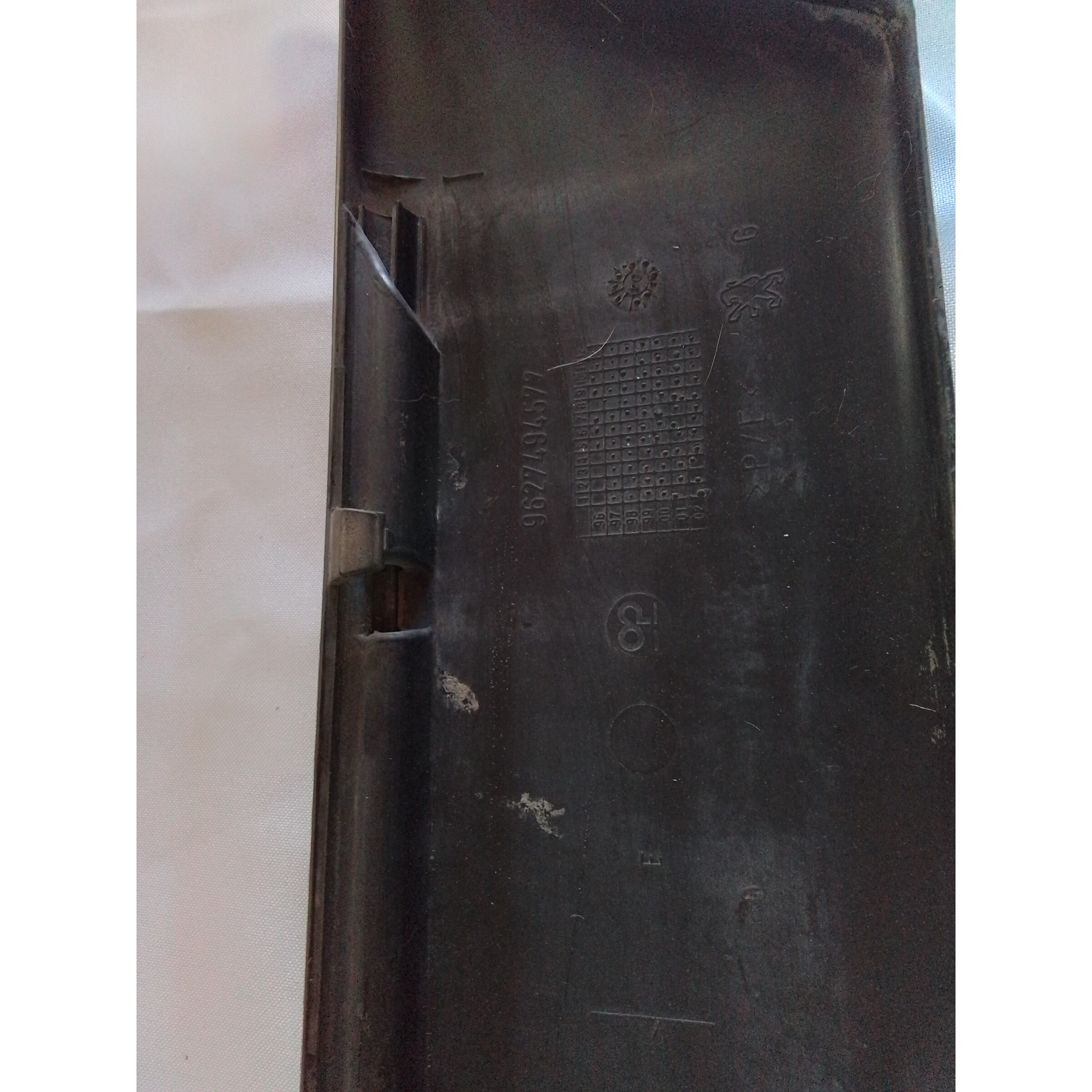 MOLDURA LATERAL IZQ PARACHOQUE Peugeot 406 2001