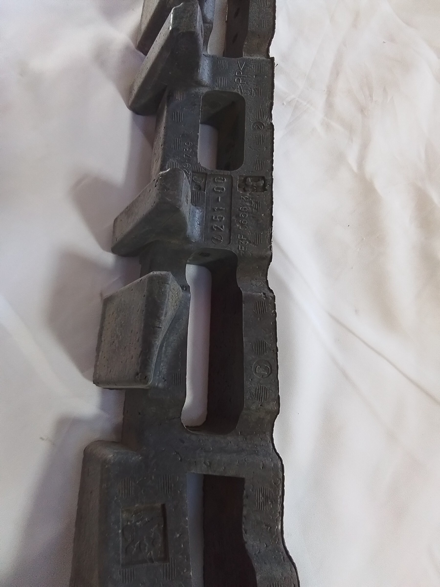 REFUERZO PARACHOQUE TRASERO DERECHO Peugeot 406 2001