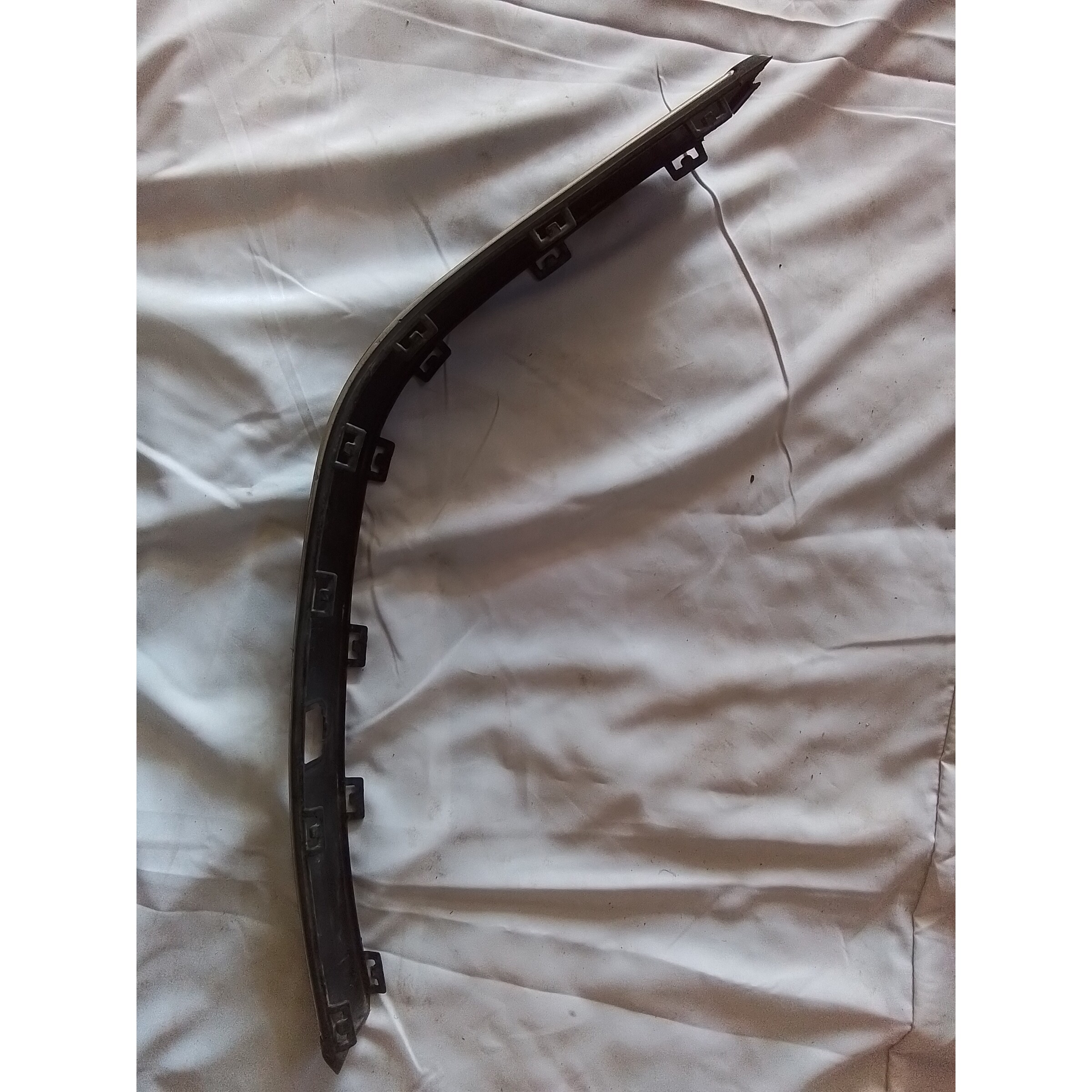 MOLDURA DERECHA PARACHOQUE DELANTERO Peugeot 406 2001