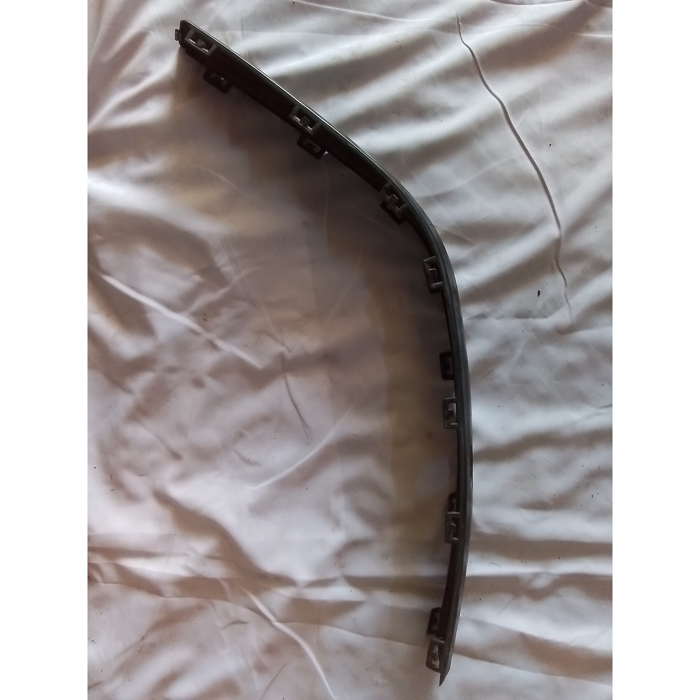 MOLDURA DERECHA PARACHOQUE DELANTERO Peugeot 406 2001