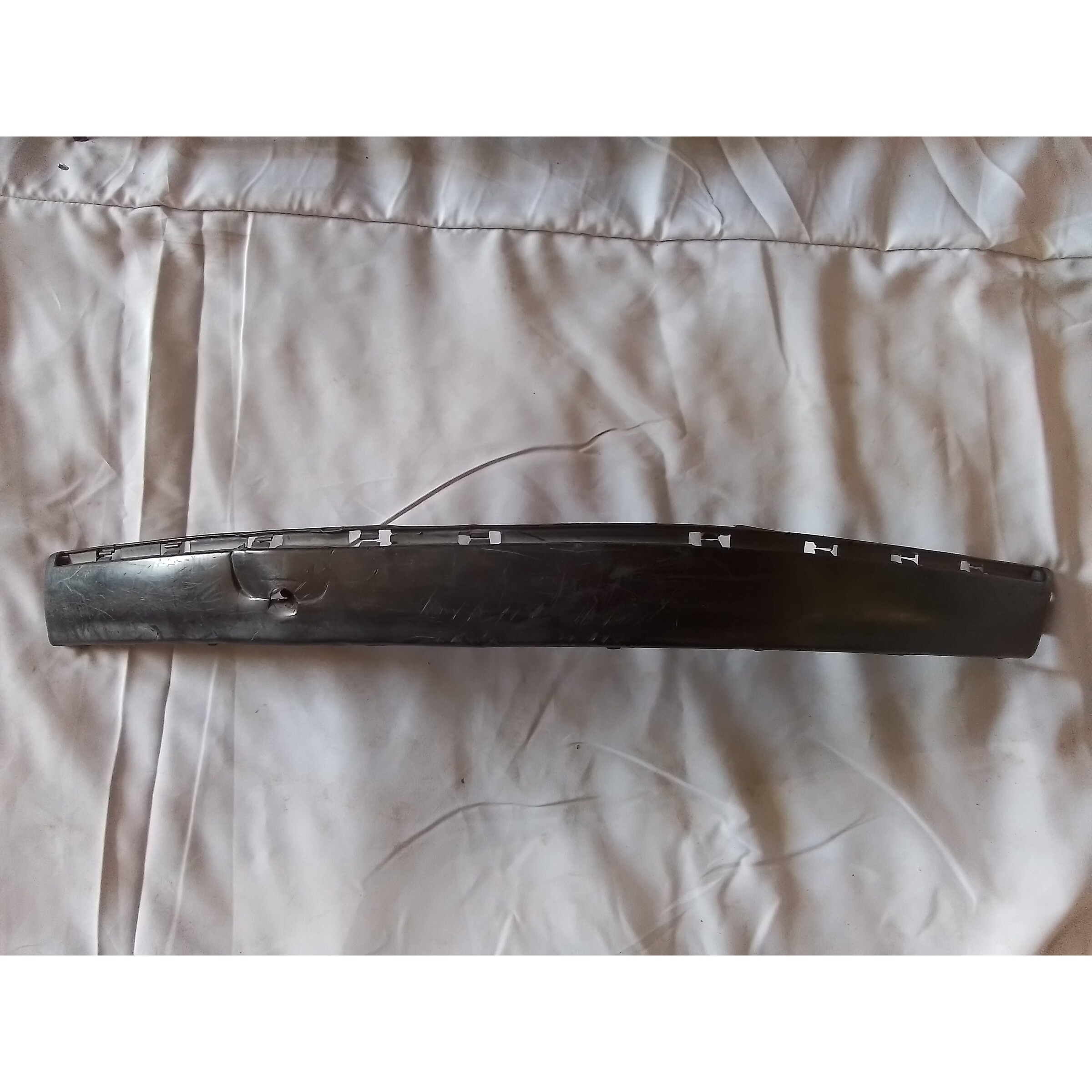 MOLDURA IZQ PARACHOQUE DELANTERO (DAÑO) Peugeot 406 2001