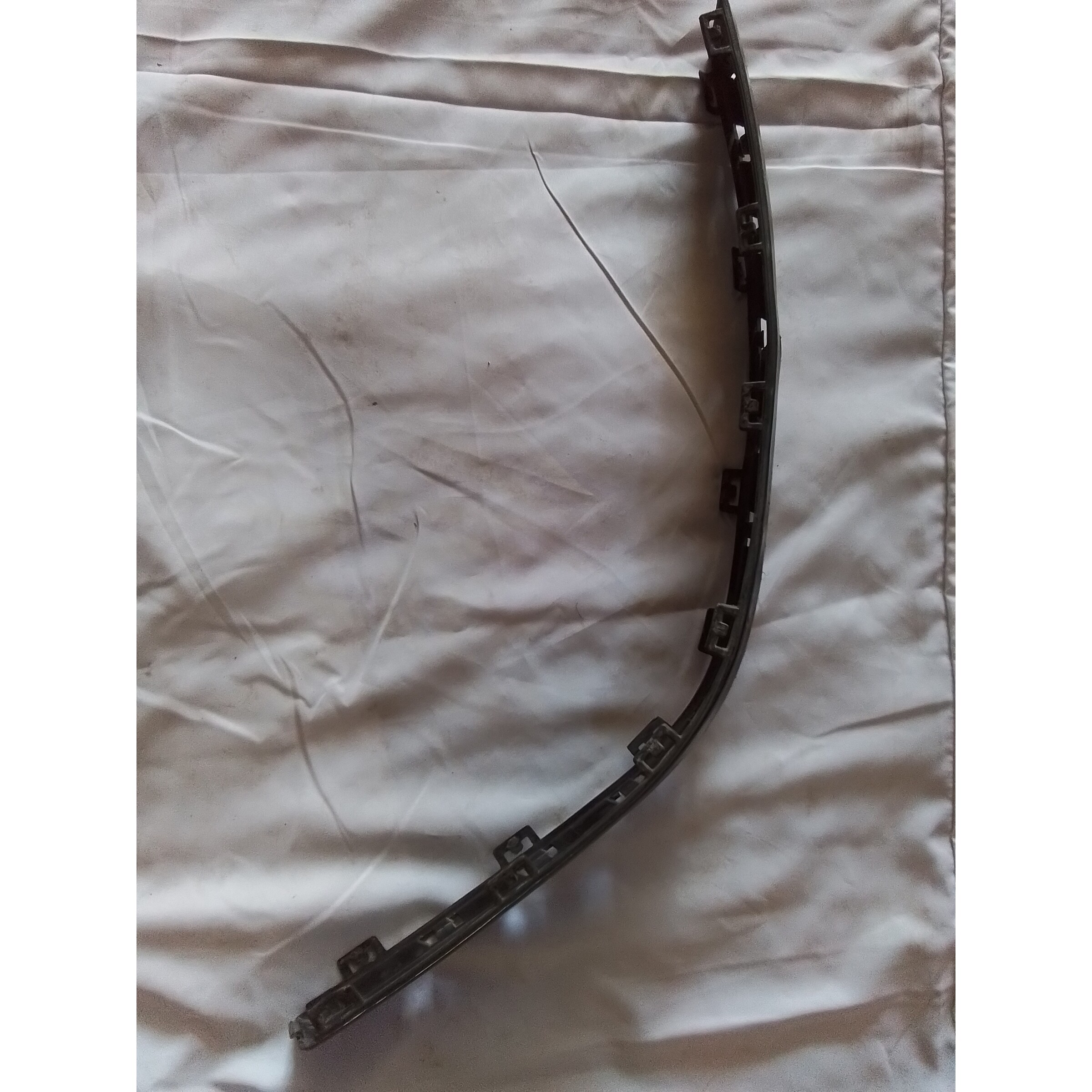 MOLDURA IZQ PARACHOQUE DELANTERO (DAÑO) Peugeot 406 2001