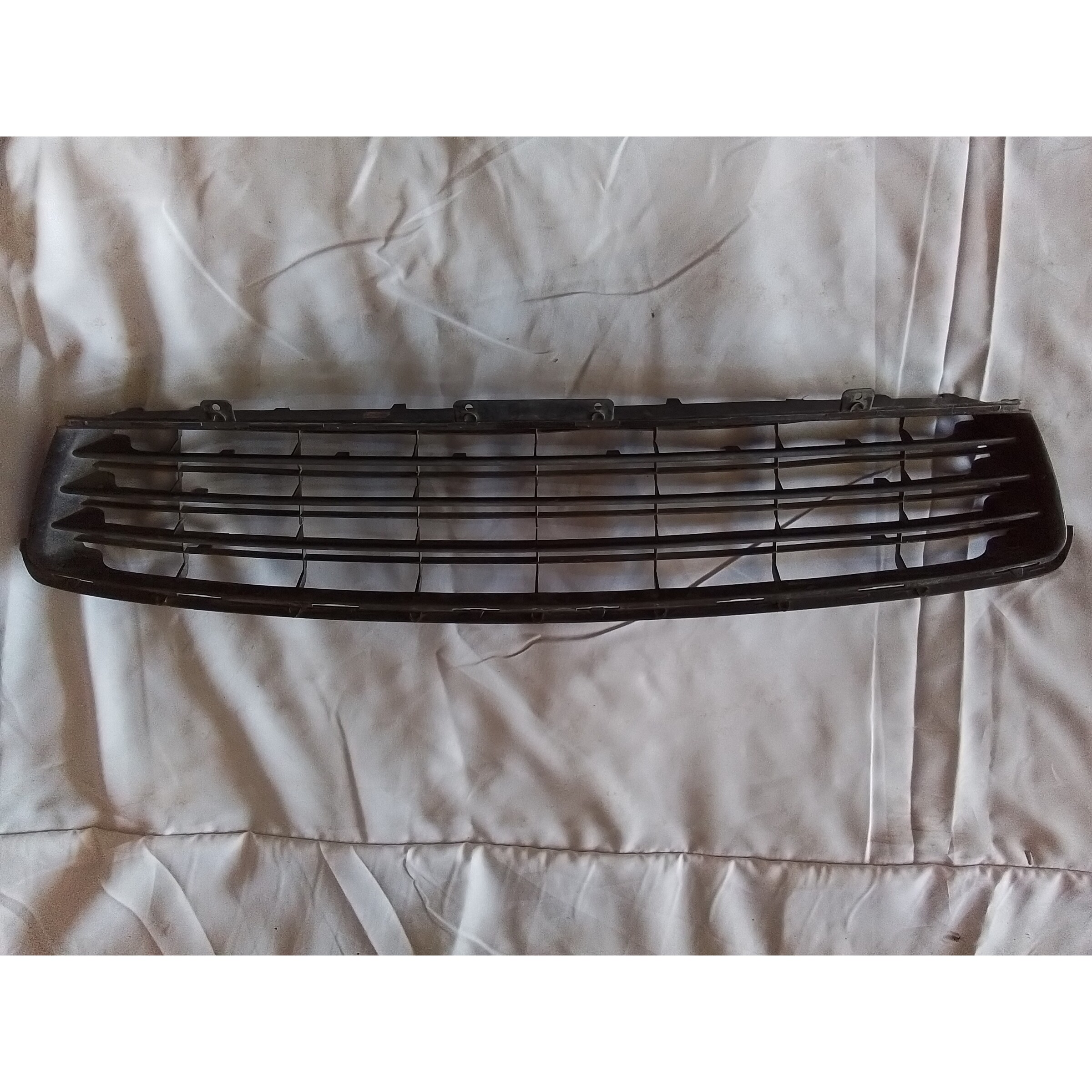 REJILLA FRONTAL PARACHOQUE DELANTERO (DAÑO) Peugeot 406 2001
