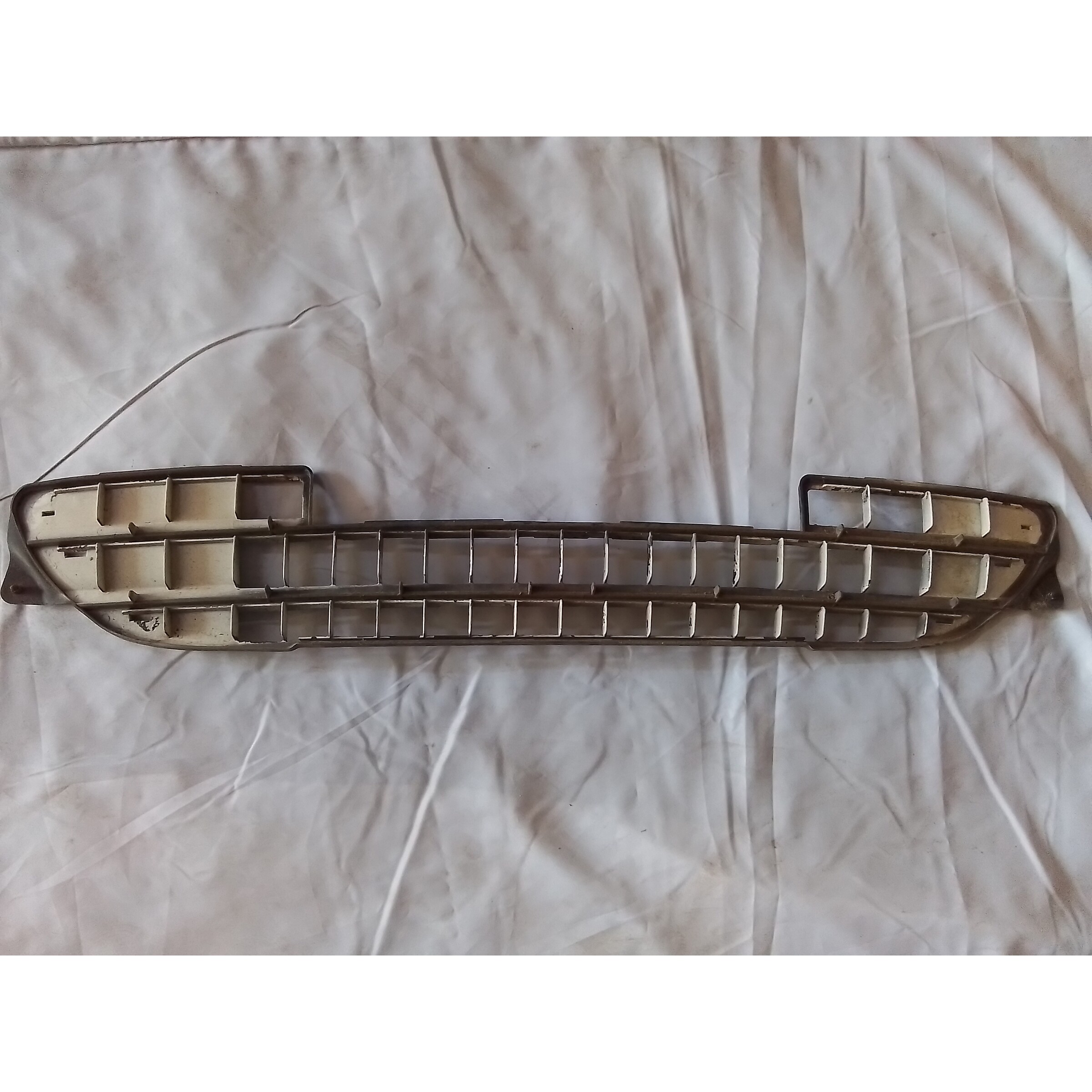 REJILLA FRONTAL PARACHOQUE DELANTERO Citroen Xsara 2002