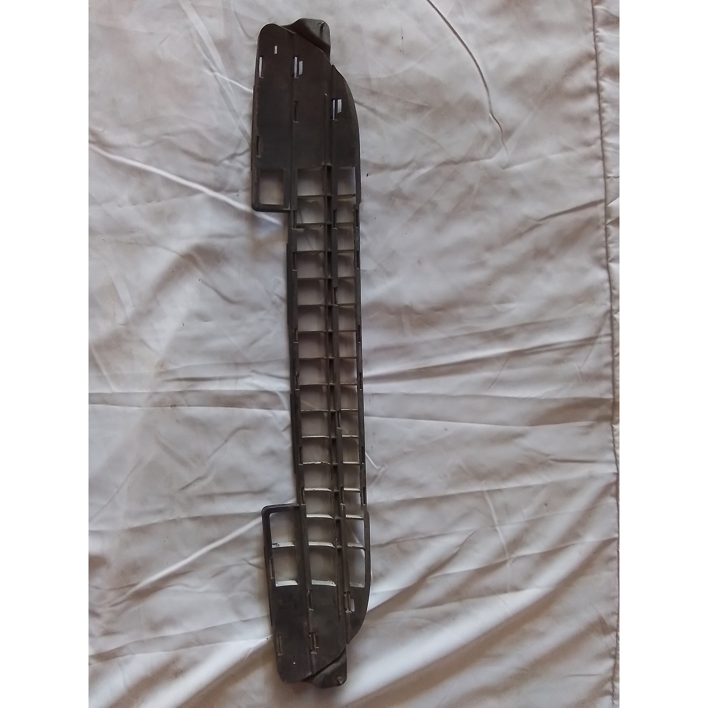 REJILLA FRONTAL PARACHOQUE DELANTERO Citroen Xsara 2002