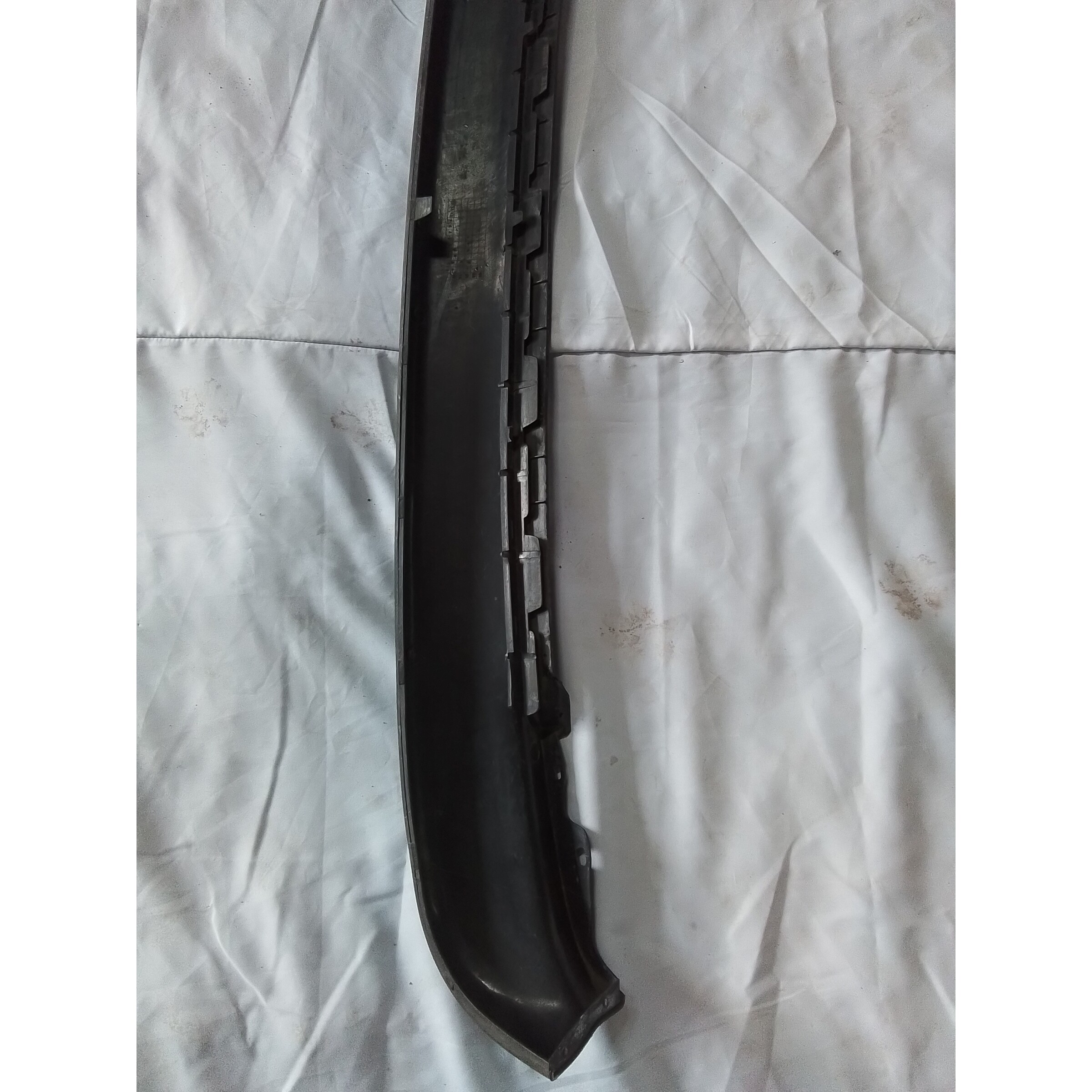 MOLDURA INFERIOR PARACHOQUE DELANTERO Suzuki Swift 1993