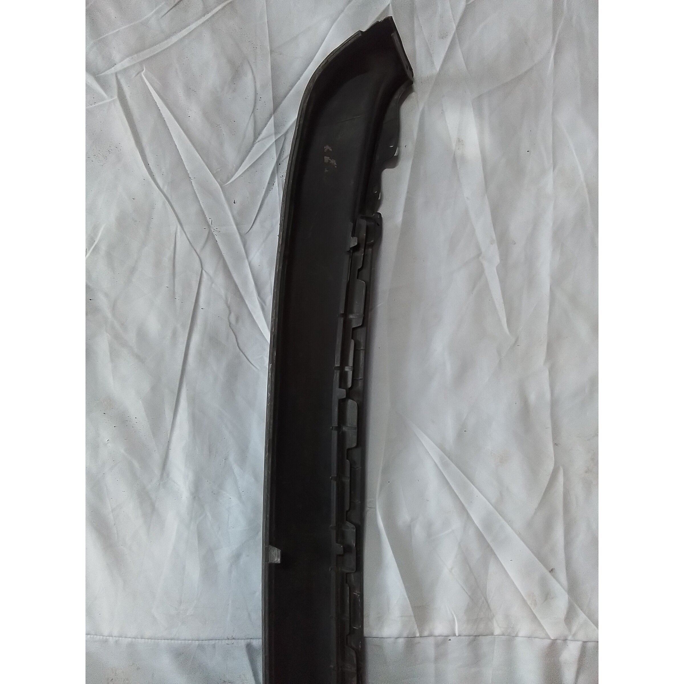 MOLDURA INFERIOR PARACHOQUE DELANTERO Suzuki Swift 1993