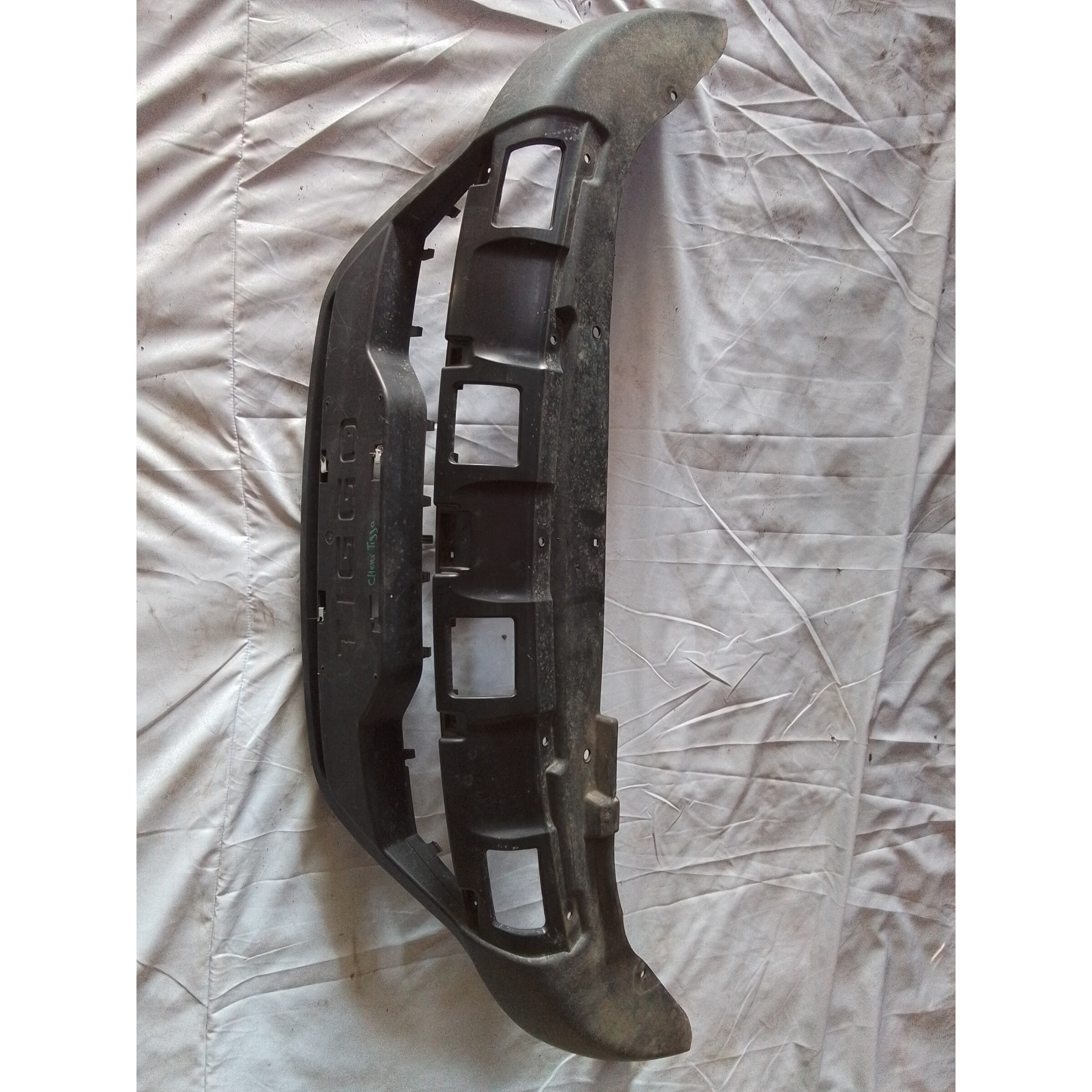 PARACHOQUE DELANTERO INFERIOR Chery Tiggo 2 2023