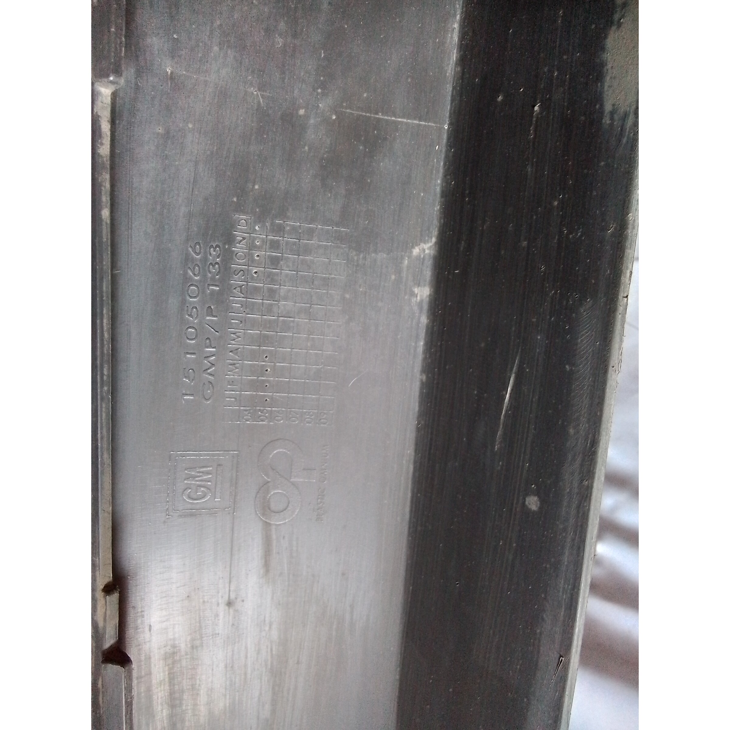 MOLDURA INFERIOR PARACHOQUE DELANTERO Chevrolet Uplander 2005
